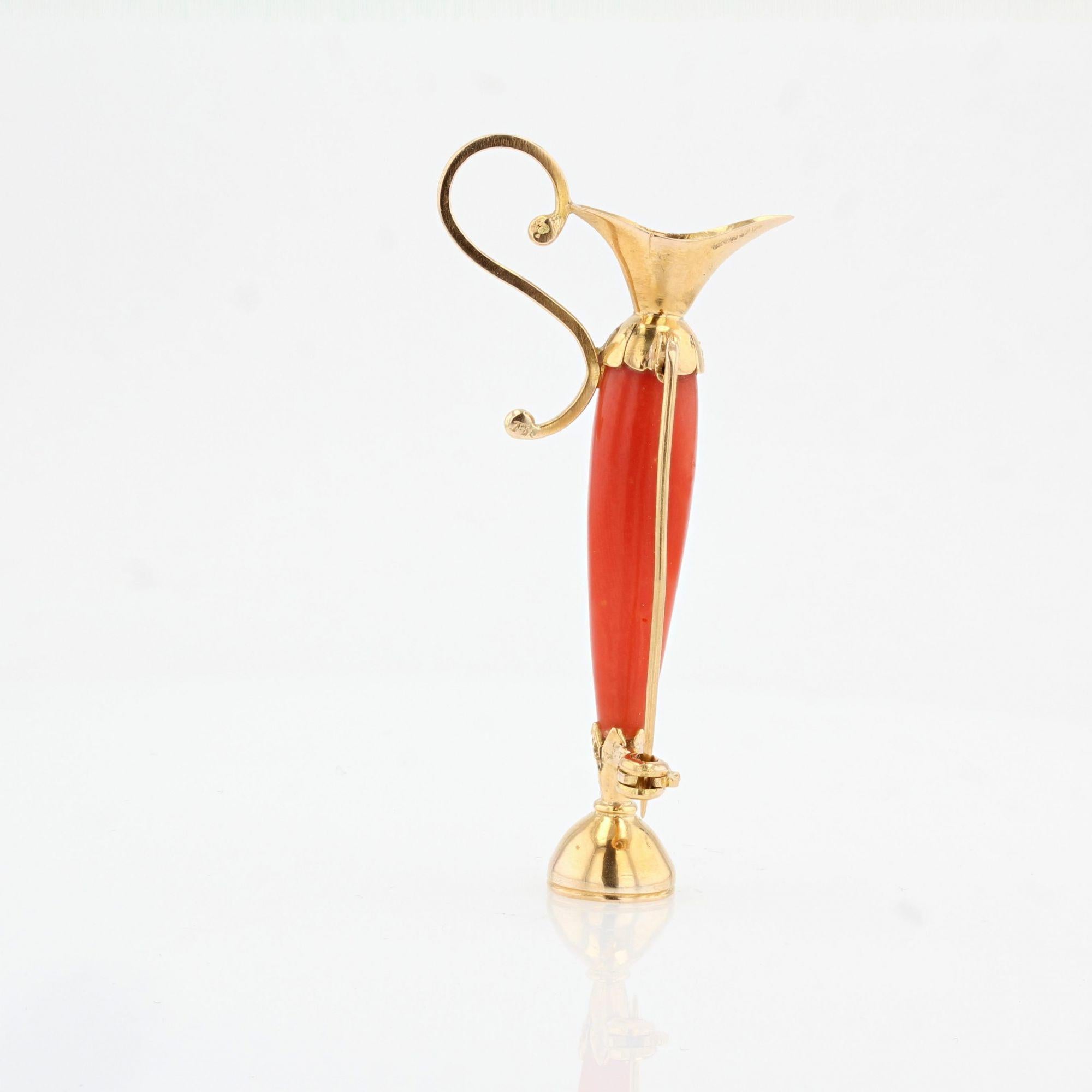 Italian 20th Century Coral 18 Karat Yellow Gold Brooch For Sale 3