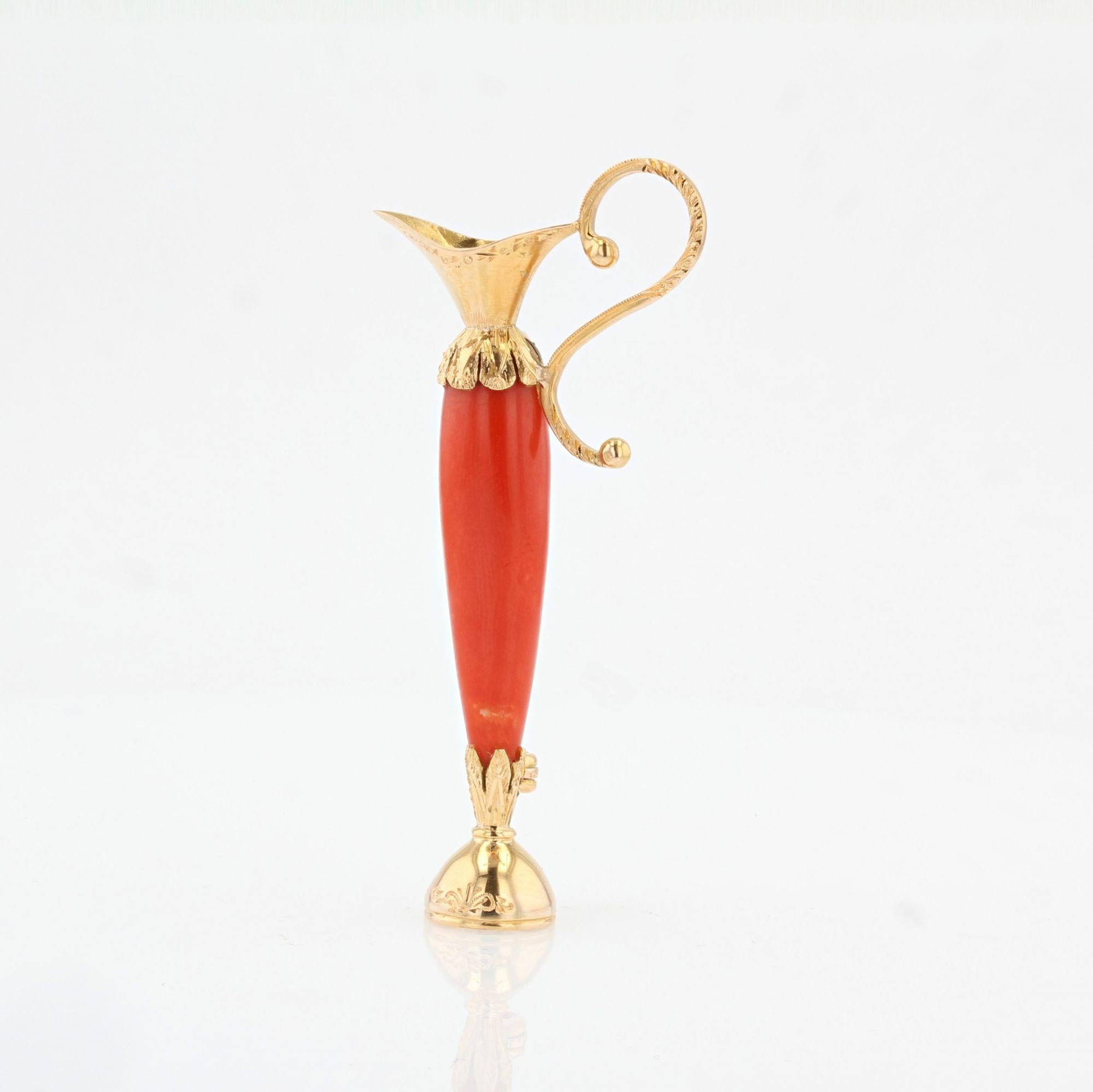 Italian 20th Century Coral 18 Karat Yellow Gold Brooch In Good Condition For Sale In Poitiers, FR