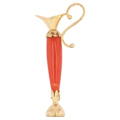 Broche italienne du 20ème siècle en or jaune 18 carats et corail
