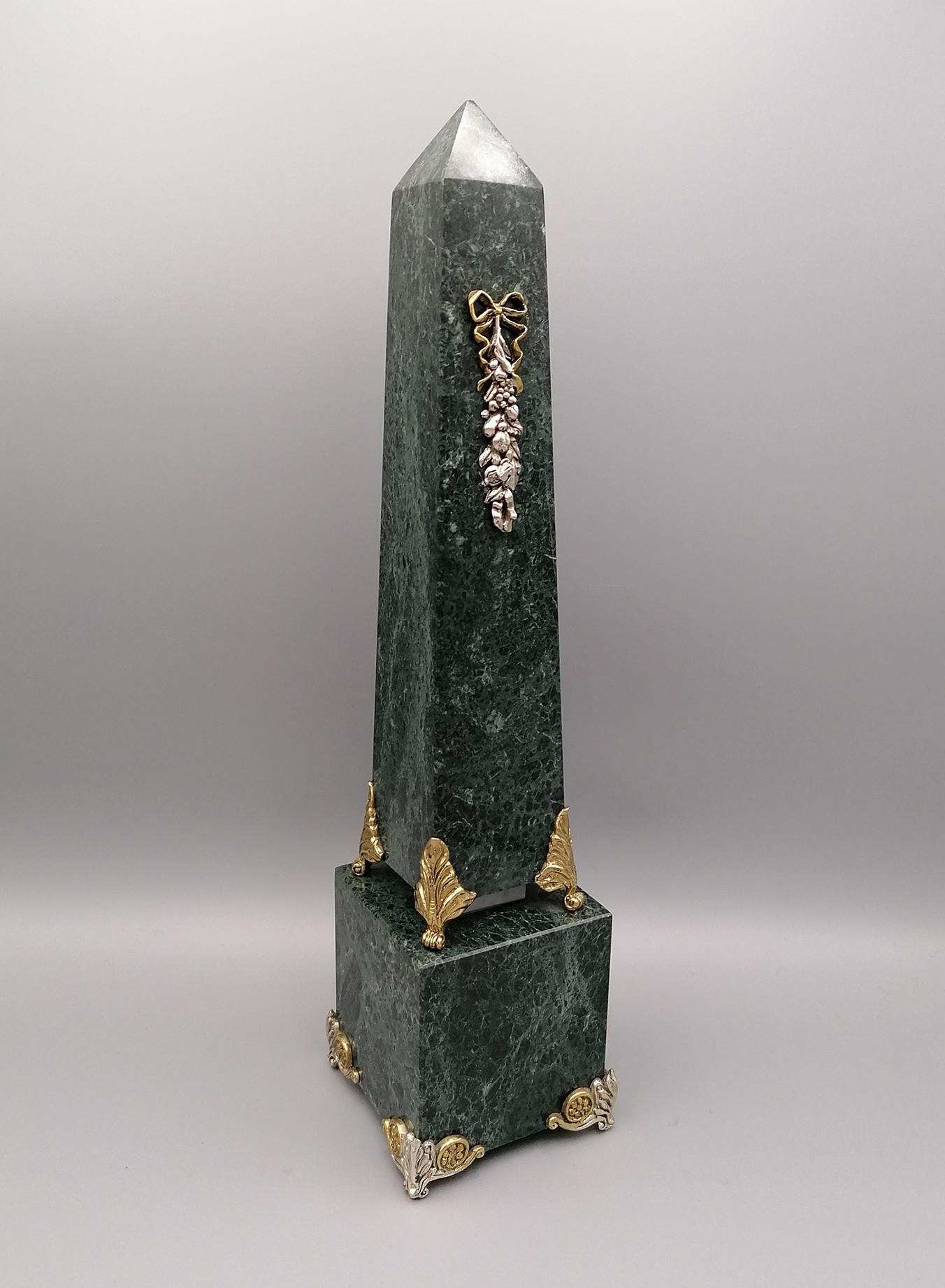 Italian 20th Century Green Marble and Sterling Silver Obelisks In Excellent Condition For Sale In VALENZA, IT