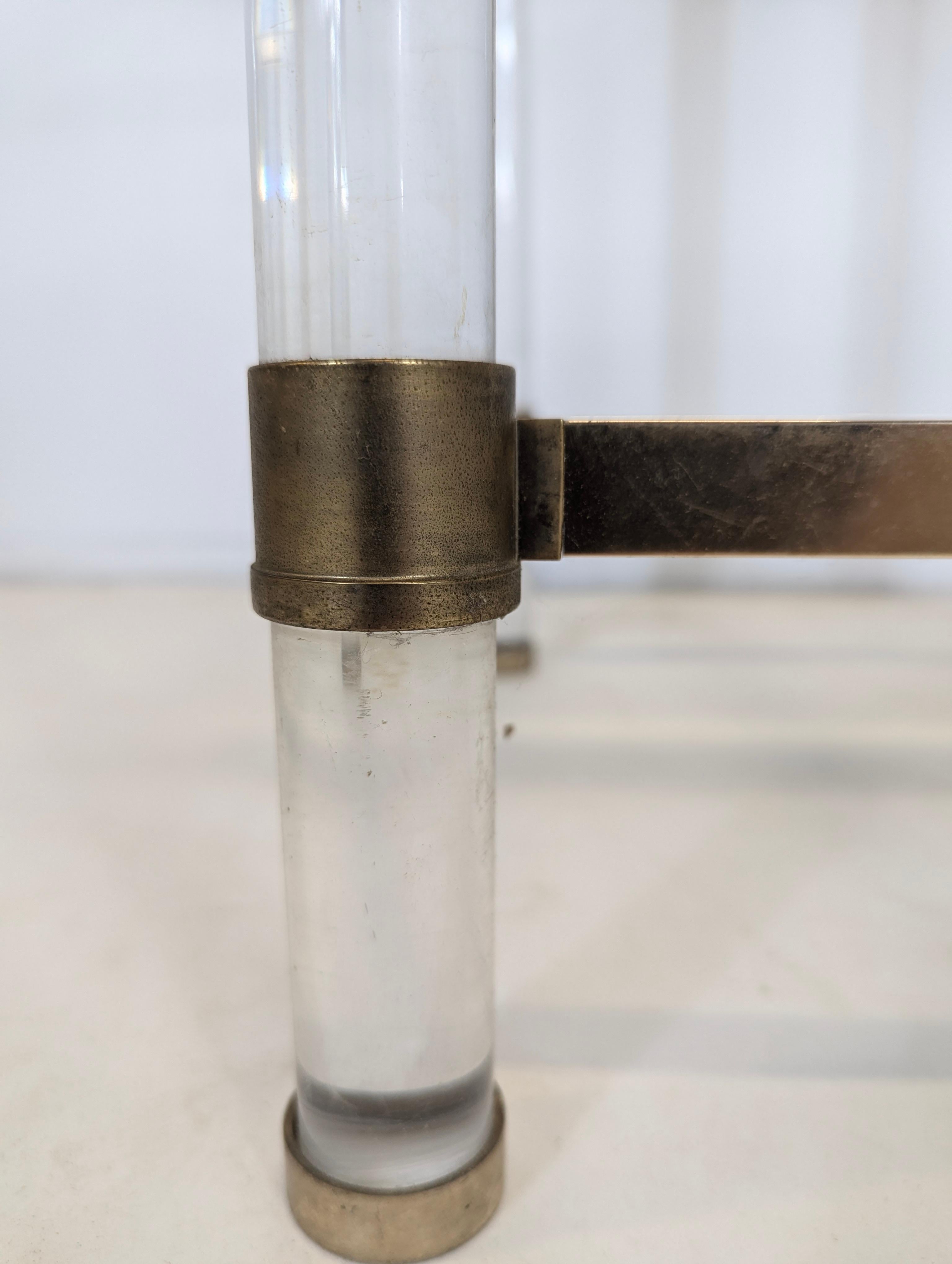 Late 20th Century Italian 20th Century Metal and Plexiglass Mid-Century Modern Side Table For Sale