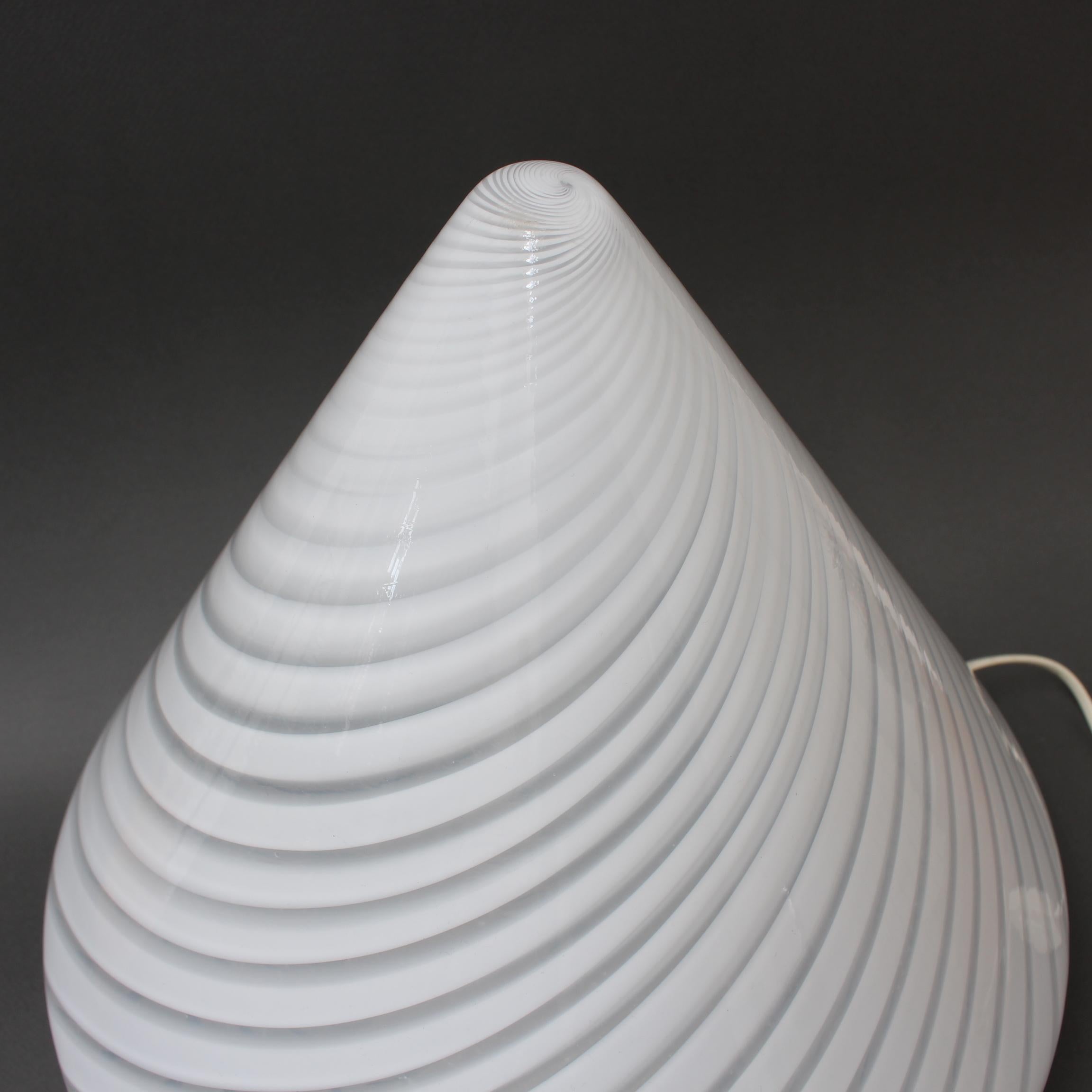 Lampada a cono in vetro di Murano del XX secolo (circa anni '80) in vendita 4
