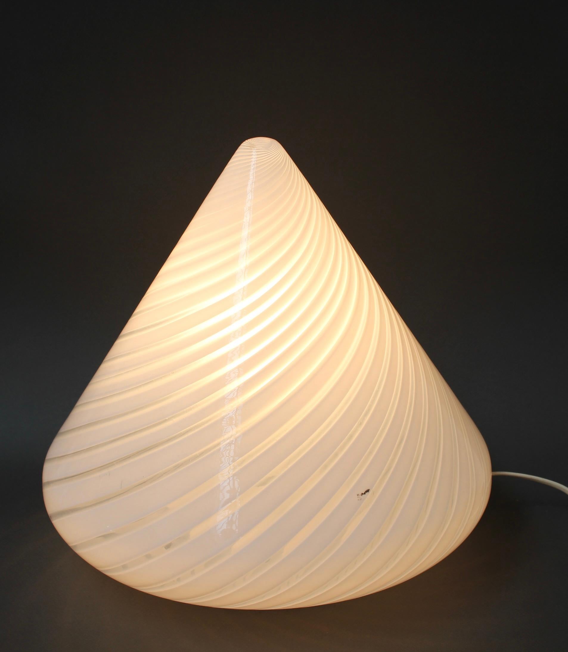 Lampada a cono in vetro di Murano del XX secolo (circa anni '80) in vendita 5