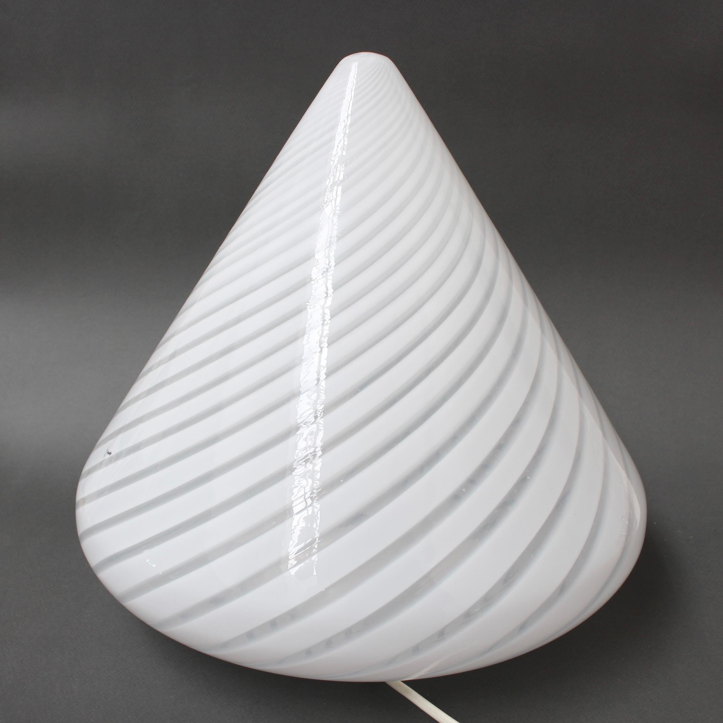 Lampada a cono in vetro di Murano del XX secolo (circa anni '80) In condizioni buone in vendita a London, GB