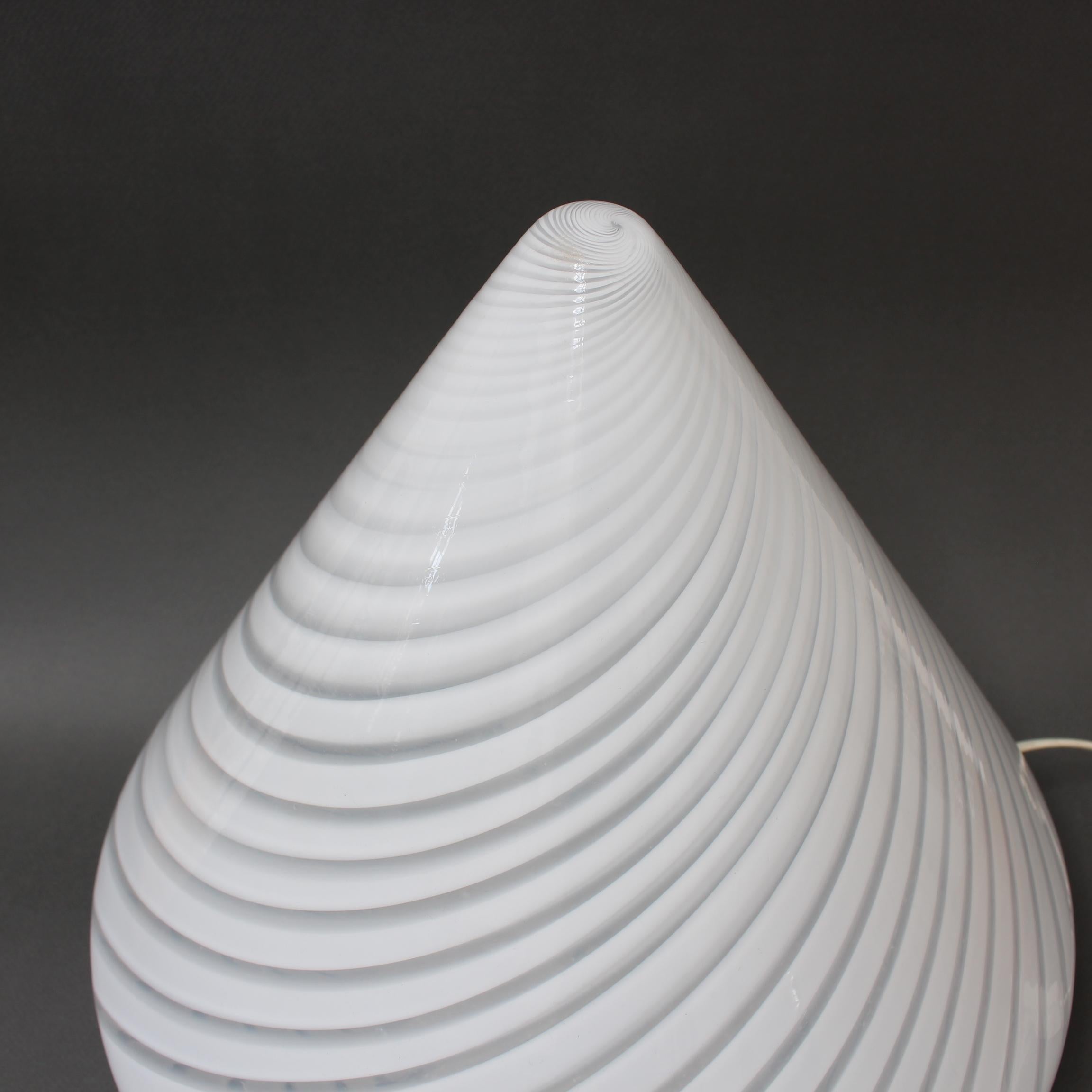 Lampada a cono in vetro di Murano del XX secolo (circa anni '80) in vendita 2