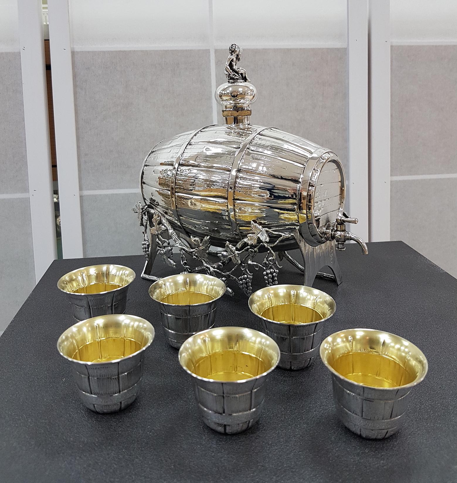 Italian 20th Century Silver Wine-Spirit Barrel on Stand with Silver Beakers For Sale 4