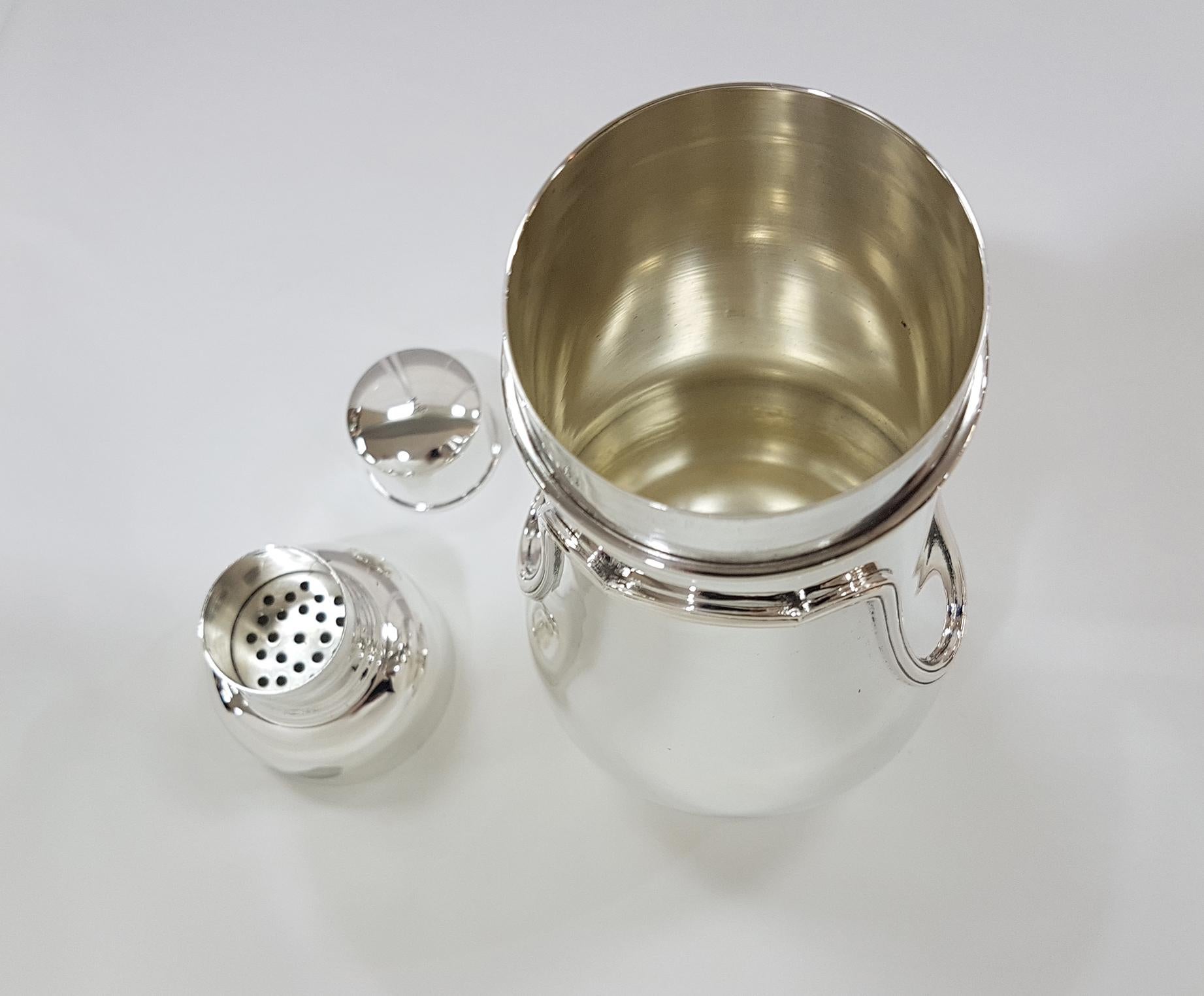 Late 20th Century Italian 20th Century Solid Silver 800 Shaker