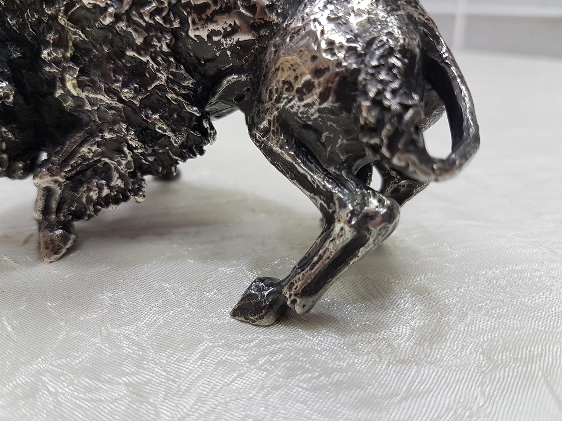 Italian 20th Century Solid Silver rare Bison Sculpture on Marble Removable Base For Sale 3