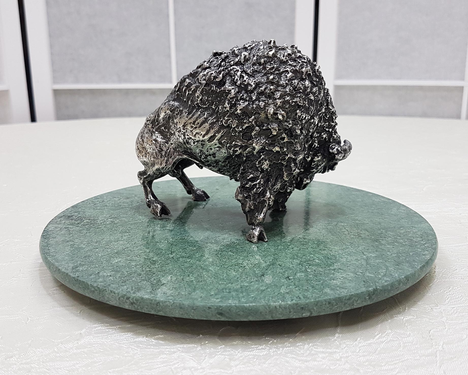 Arts and Crafts Italian 20th Century Solid Silver rare Bison Sculpture on Marble Removable Base For Sale