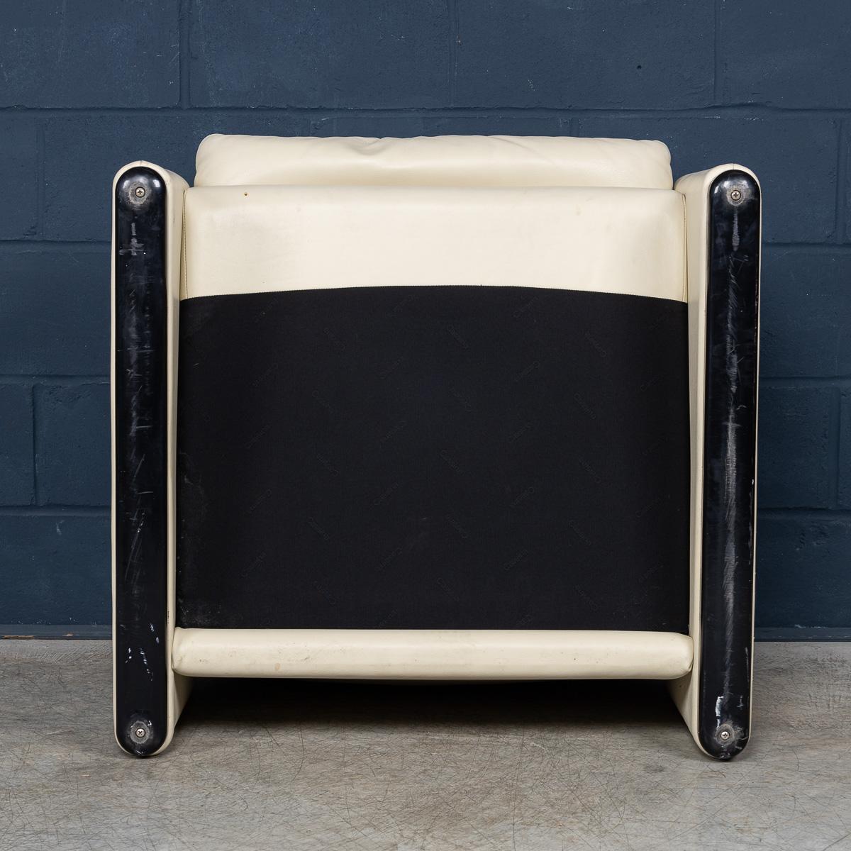 Imitation cuir A.I.C. Maralunga en cuir Off-White par Vico Magistretti c.1980 en vente