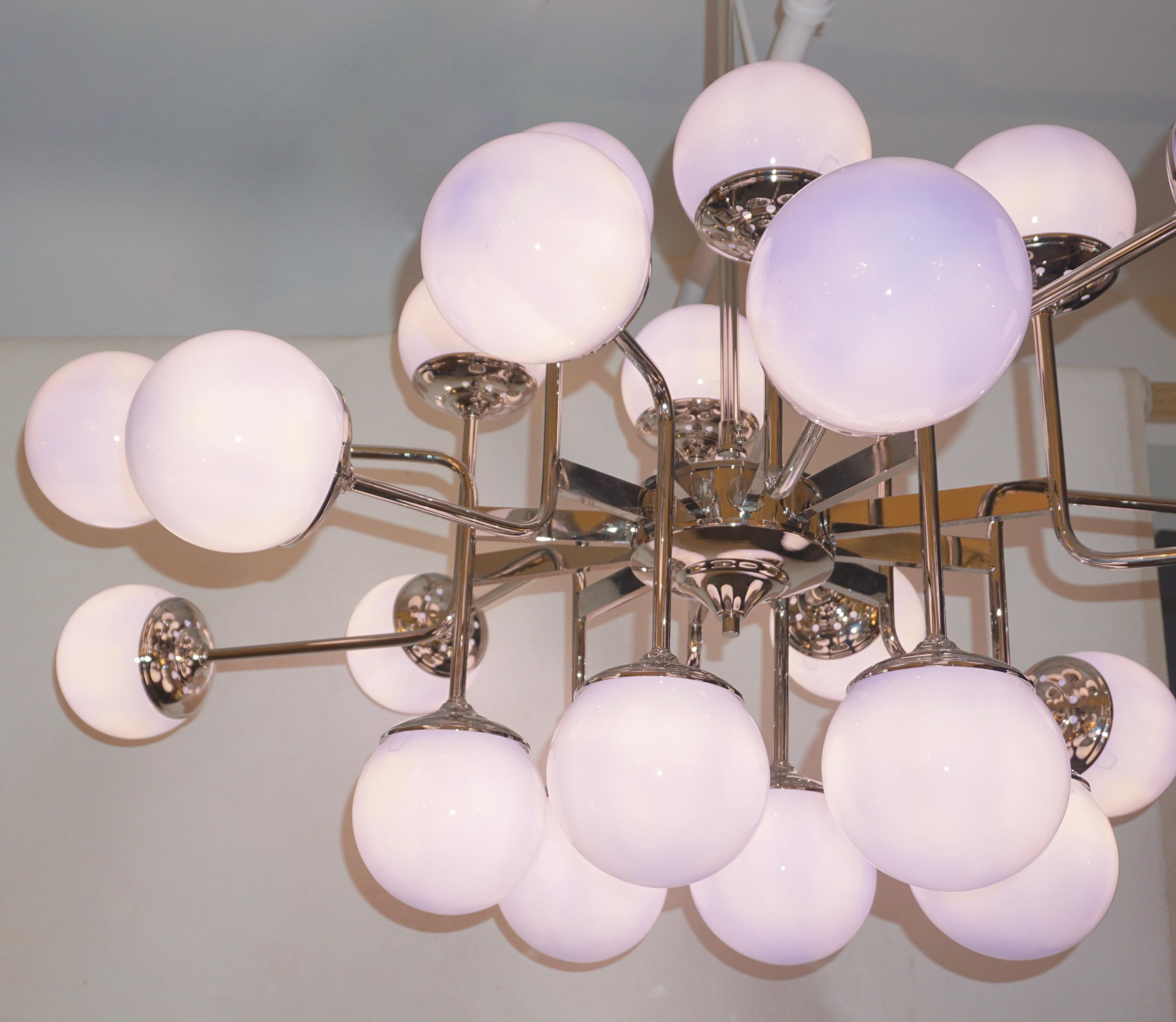 Lámpara de araña italiana de 24 luces de cristal de Murano, lavanda bígaro y níquel moderno en venta 6