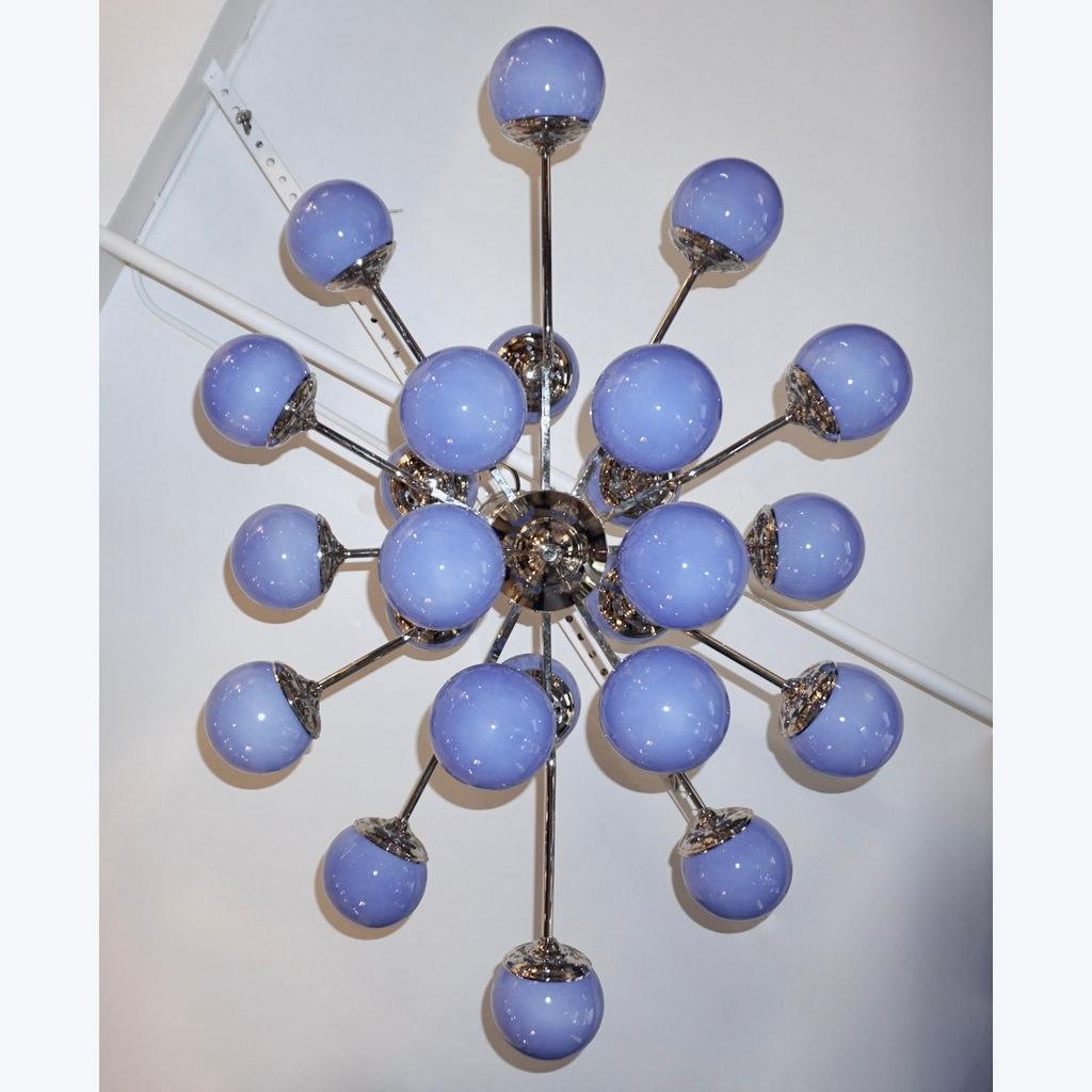 Organique Lustre italien de 24 lumières en verre de Murano et nickel moderne de couleur pervenche lavande en vente