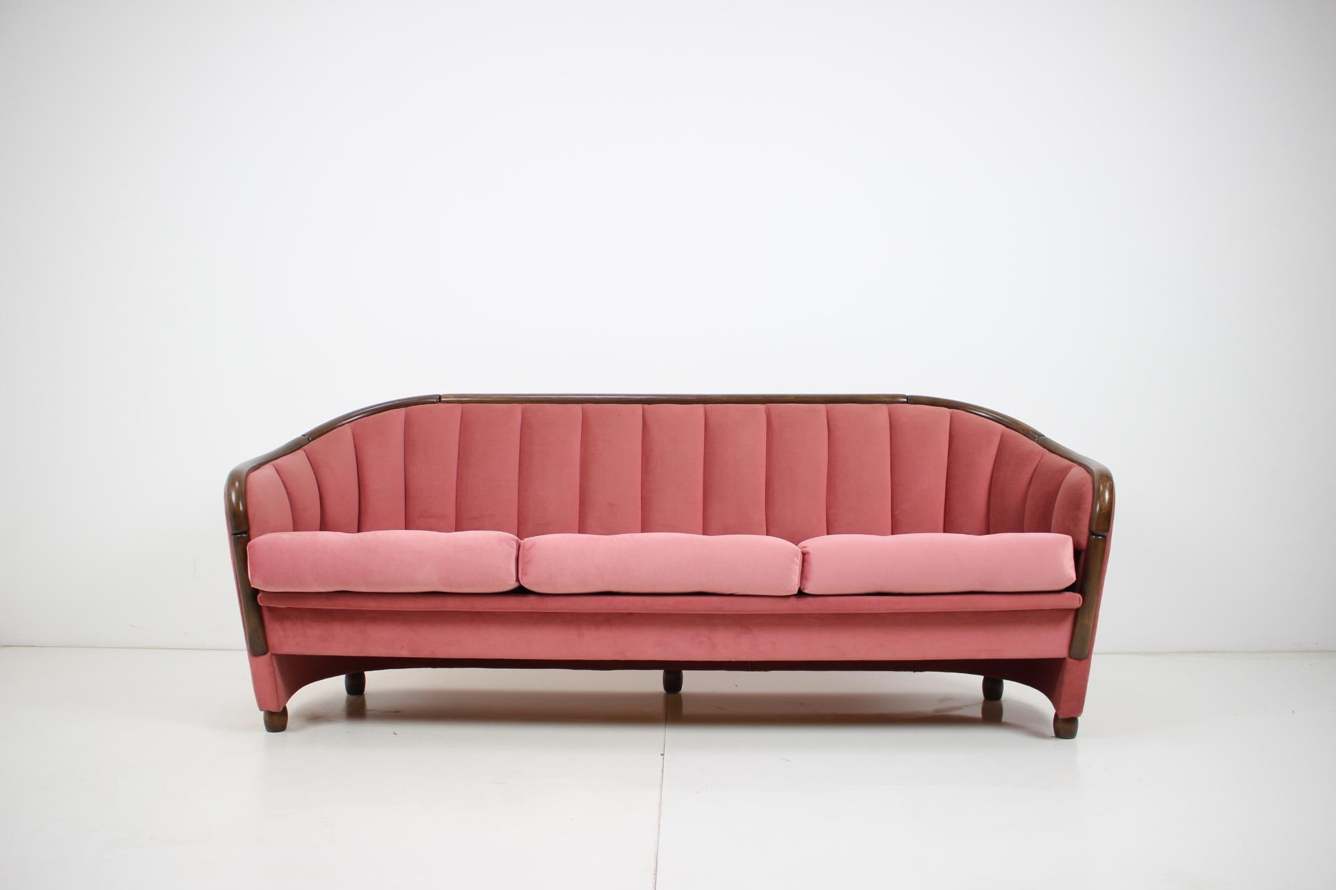 Mid-Century Modern Italian 3-Seat Sofa in the Style of Gio Ponti, 1950s