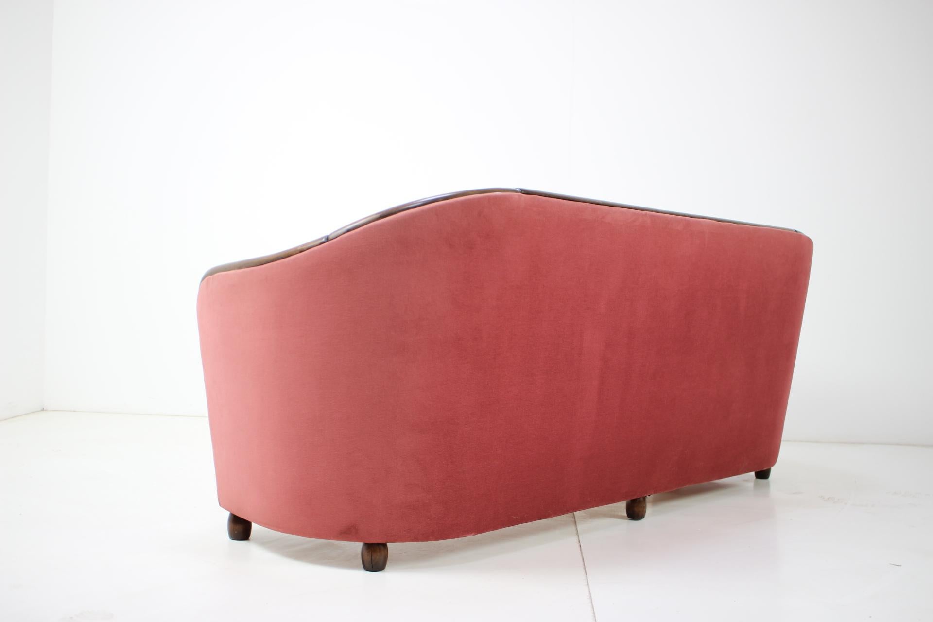 Italian 3-Seat Sofa in the Style of Gio Ponti, 1950s 1