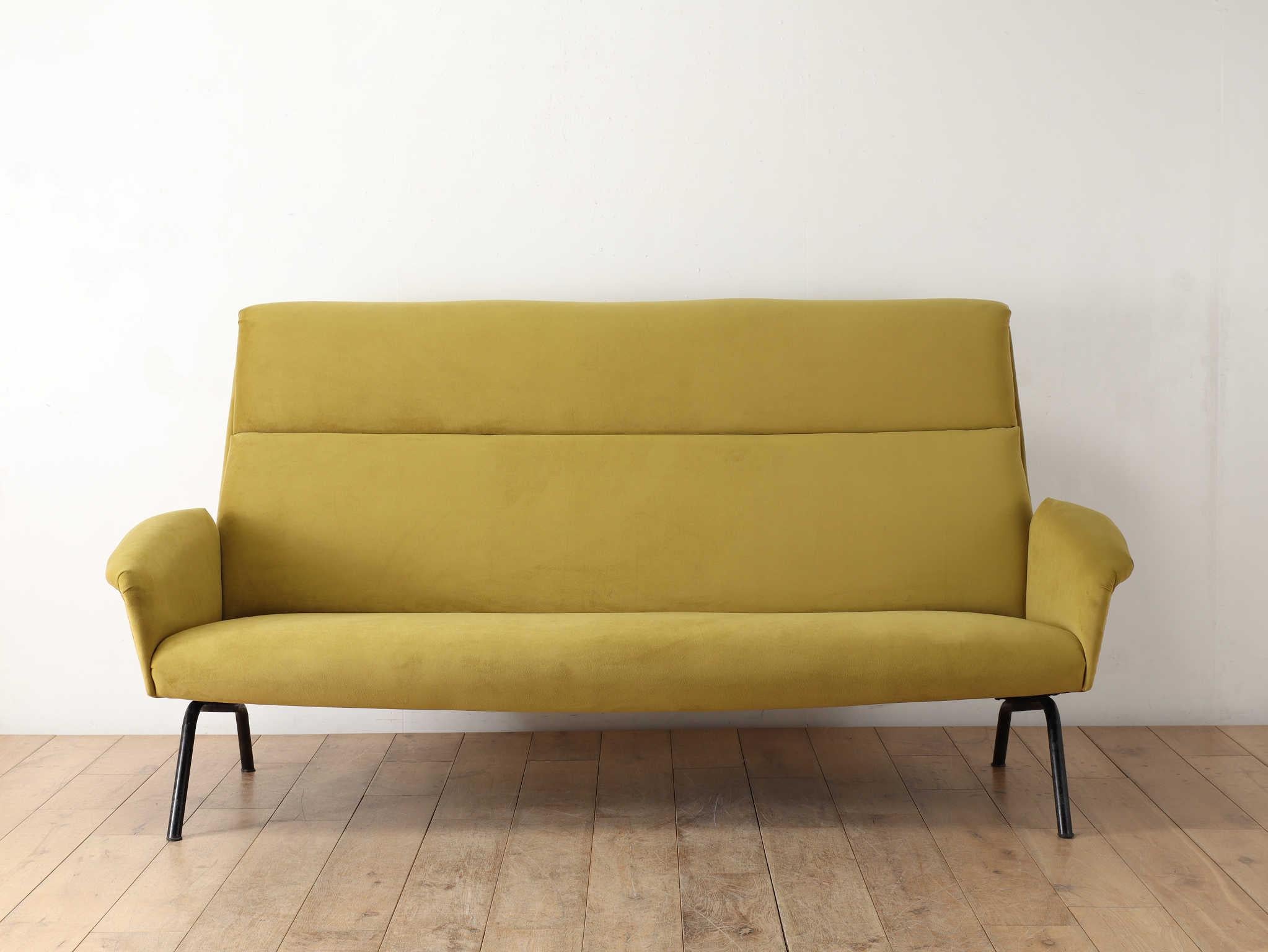 Italienisches 3-Sitzer-Sofa 1960er Jahre (Mitte des 20. Jahrhunderts) im Angebot