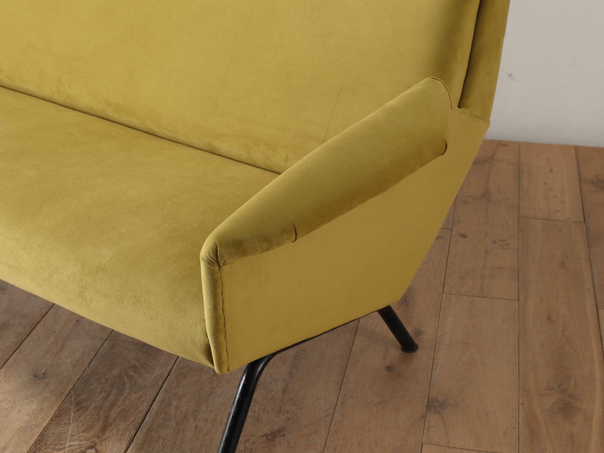 Italienisches 3-Sitzer-Sofa 1960er Jahre im Angebot 2