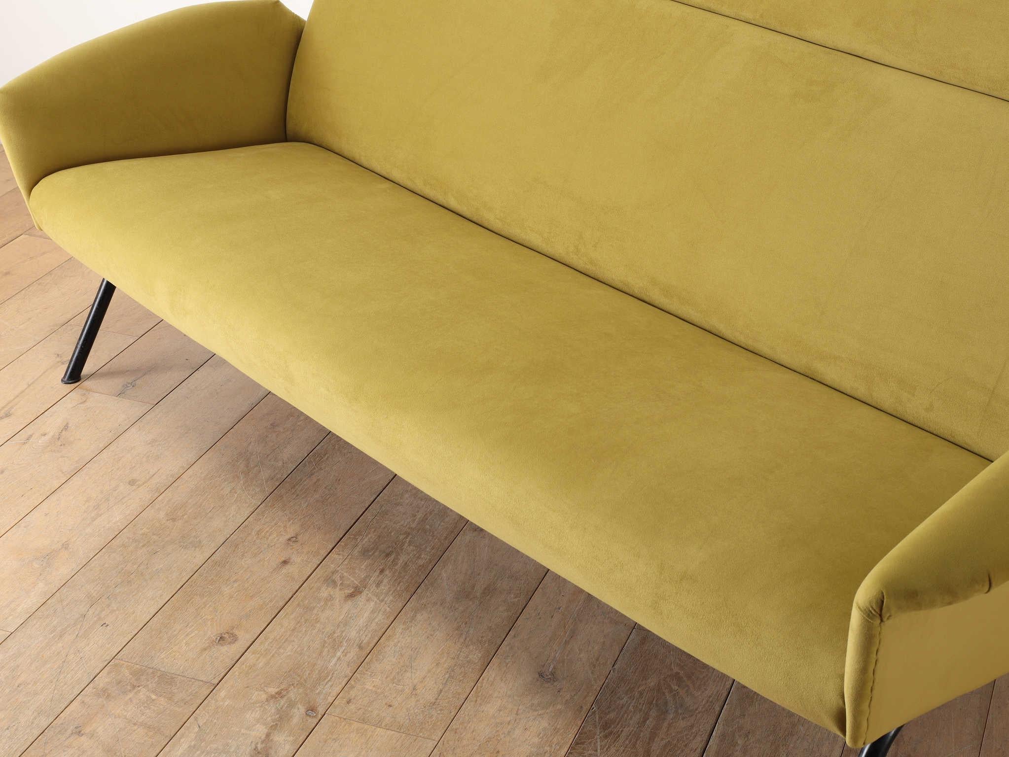 Italienisches 3-Sitzer-Sofa 1960er Jahre im Angebot 3