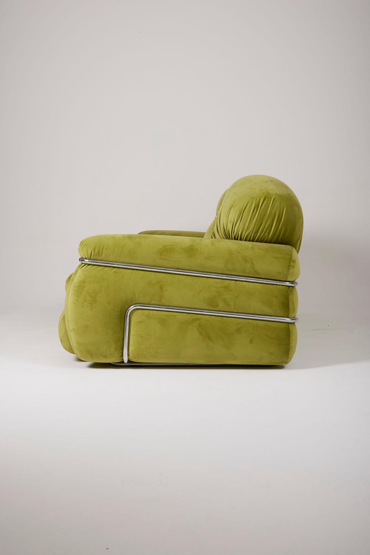 Italian 3-seater sofa in apple green velvet with a metal frame in the spirit of designer Giuseppe Munari, from the 1970s. Perfect condition.
DV363