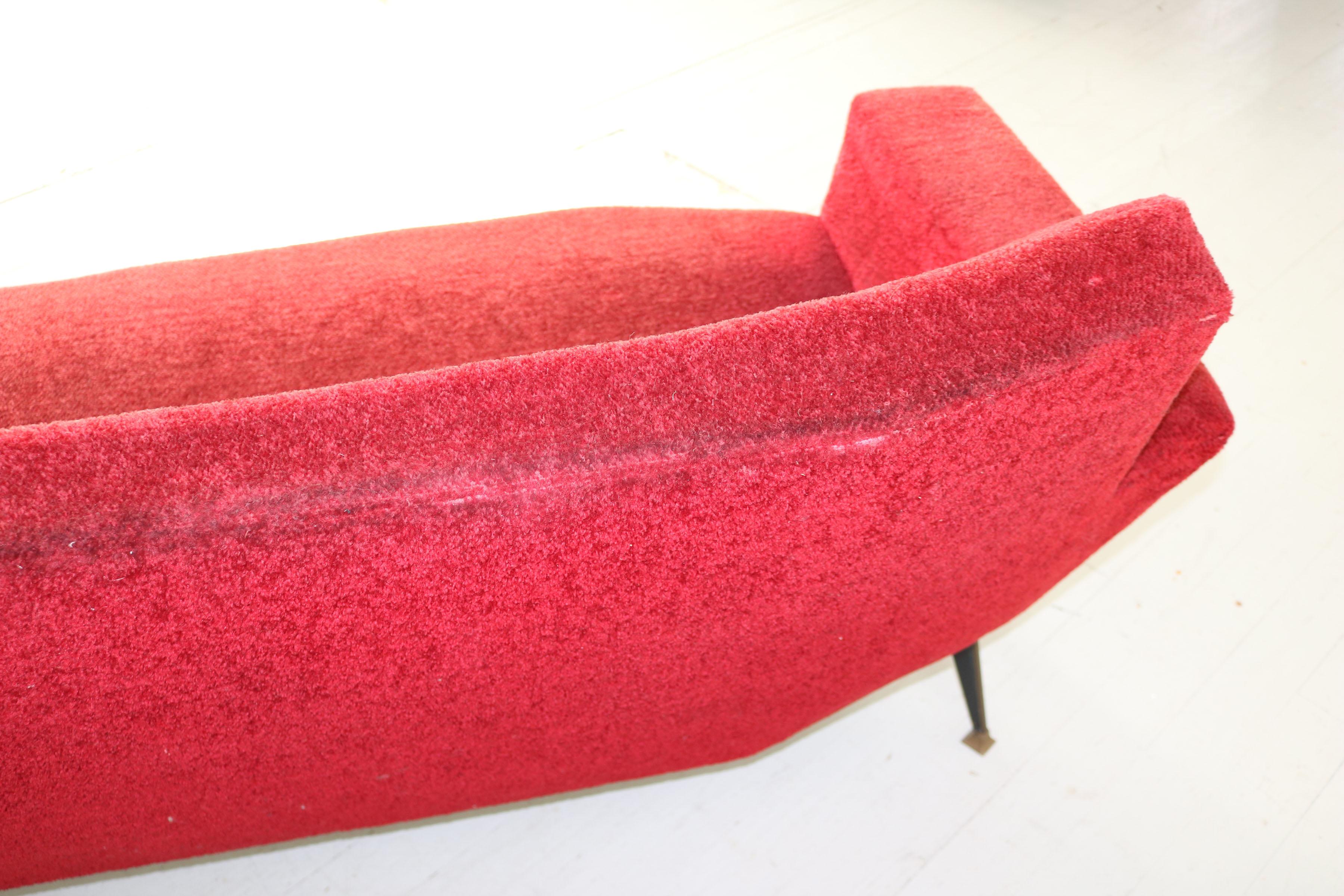 Italian 3 Seater Sofa from the 1950s, Design Lenzi, Studio Tecnico A.P.A. For Sale 8