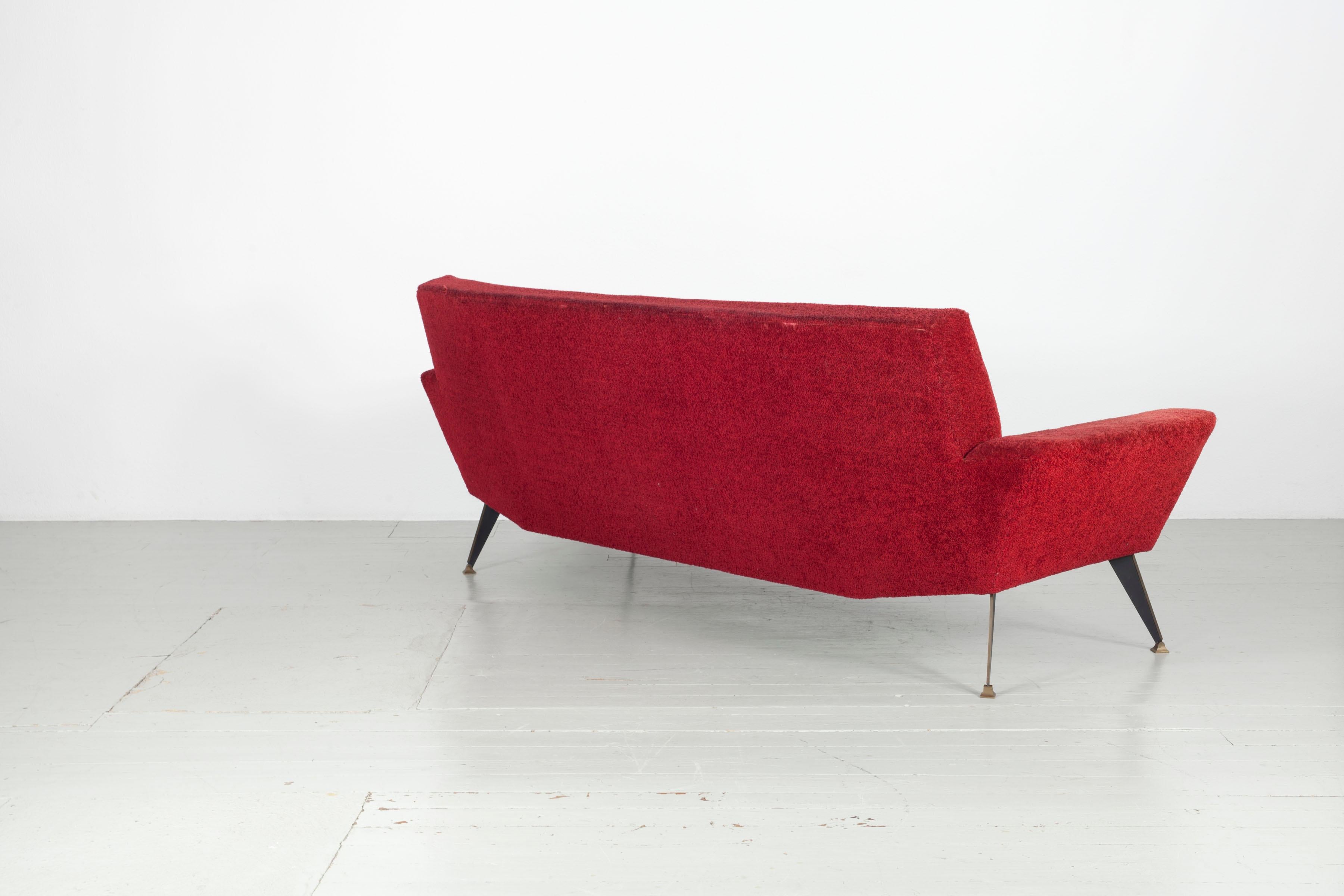 Italian 3 Seater Sofa from the 1950s, Design Lenzi, Studio Tecnico A.P.A. In Fair Condition For Sale In Wolfurt, AT