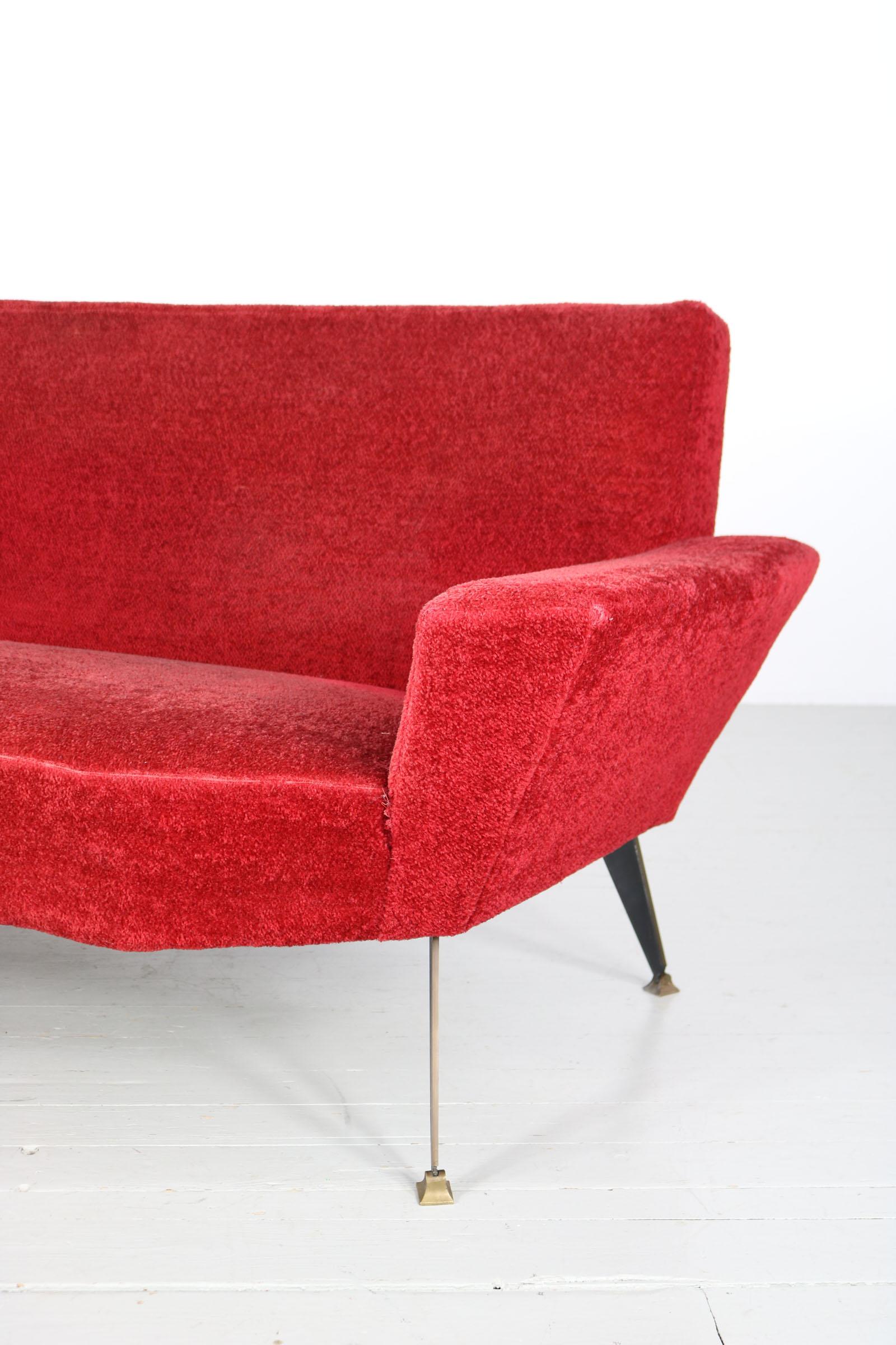 Italian 3 Seater Sofa from the 1950s, Design Lenzi, Studio Tecnico A.P.A. For Sale 1