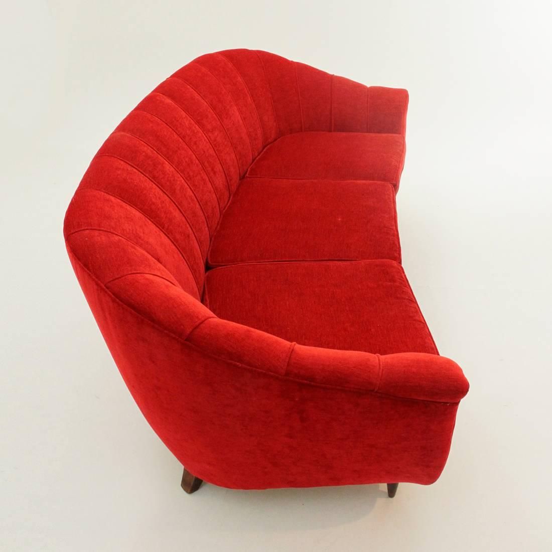 Italian Three-Seat Red Sofa, 1950s In Good Condition In Savona, IT