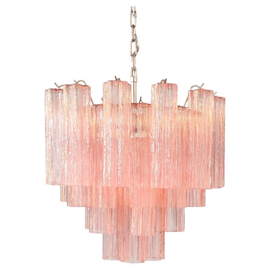 Chandelier italien en verre rose 36. Murano, 1970 en vente