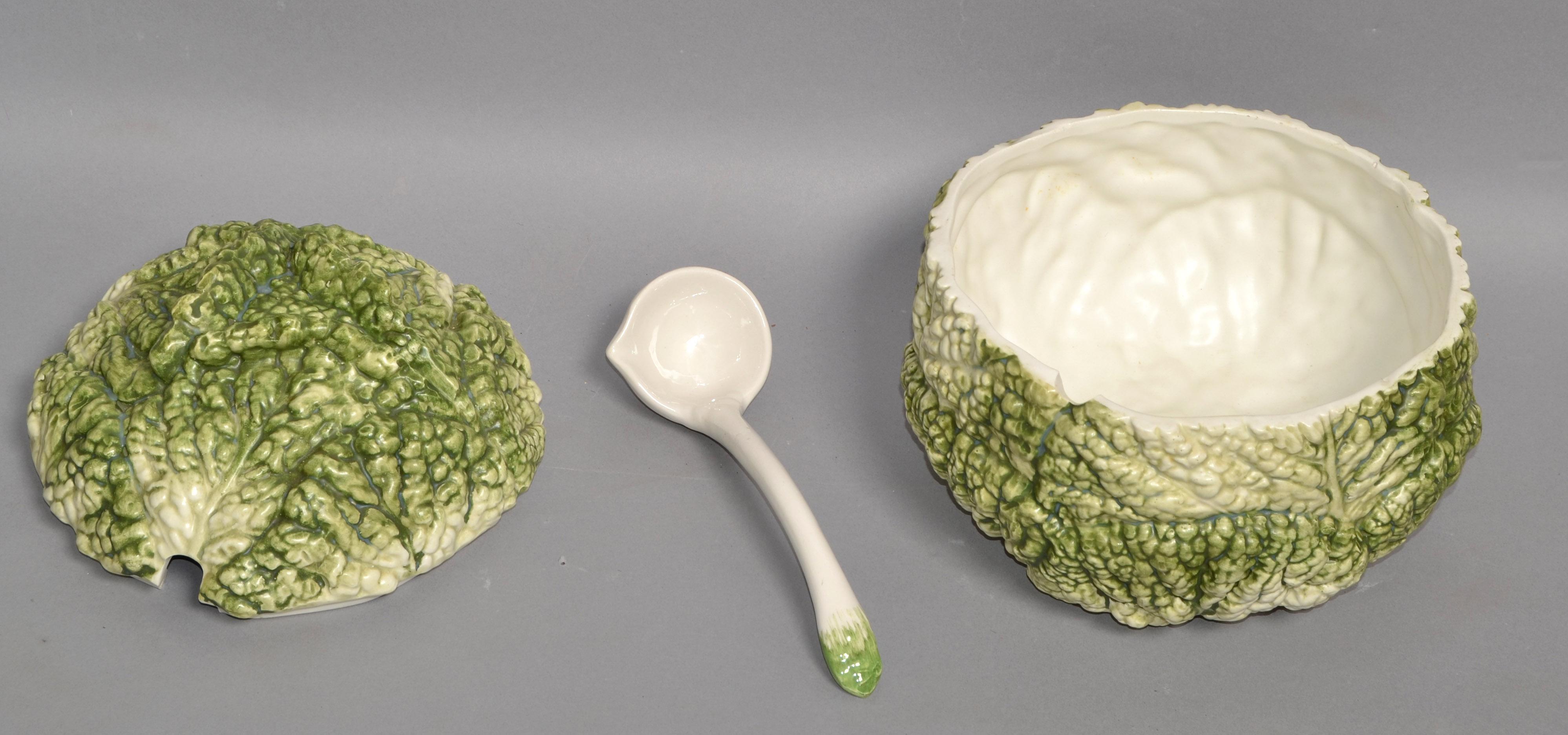 Mid-Century Modern Louche à soupe à chou en céramique italienne 3D grandeur nature, peinte à la main, vert et blanc