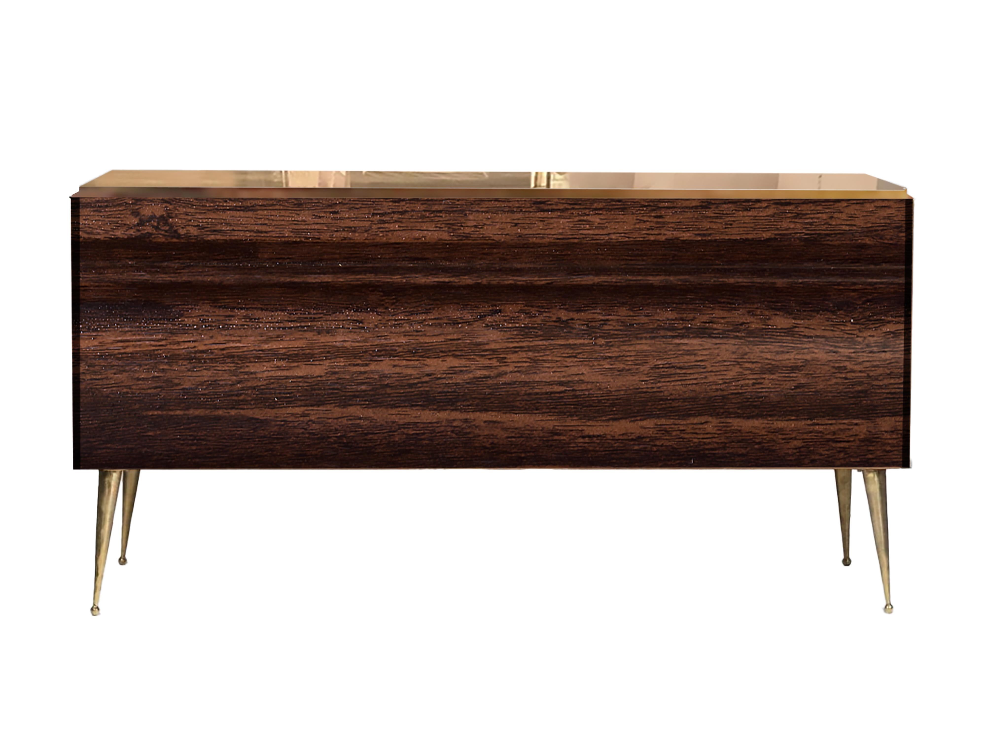 Italian 4 Door Murano Glass Ivory Sideboard with Brass and Solid Wood Available In condizioni ottime in vendita a Guazzora, IT