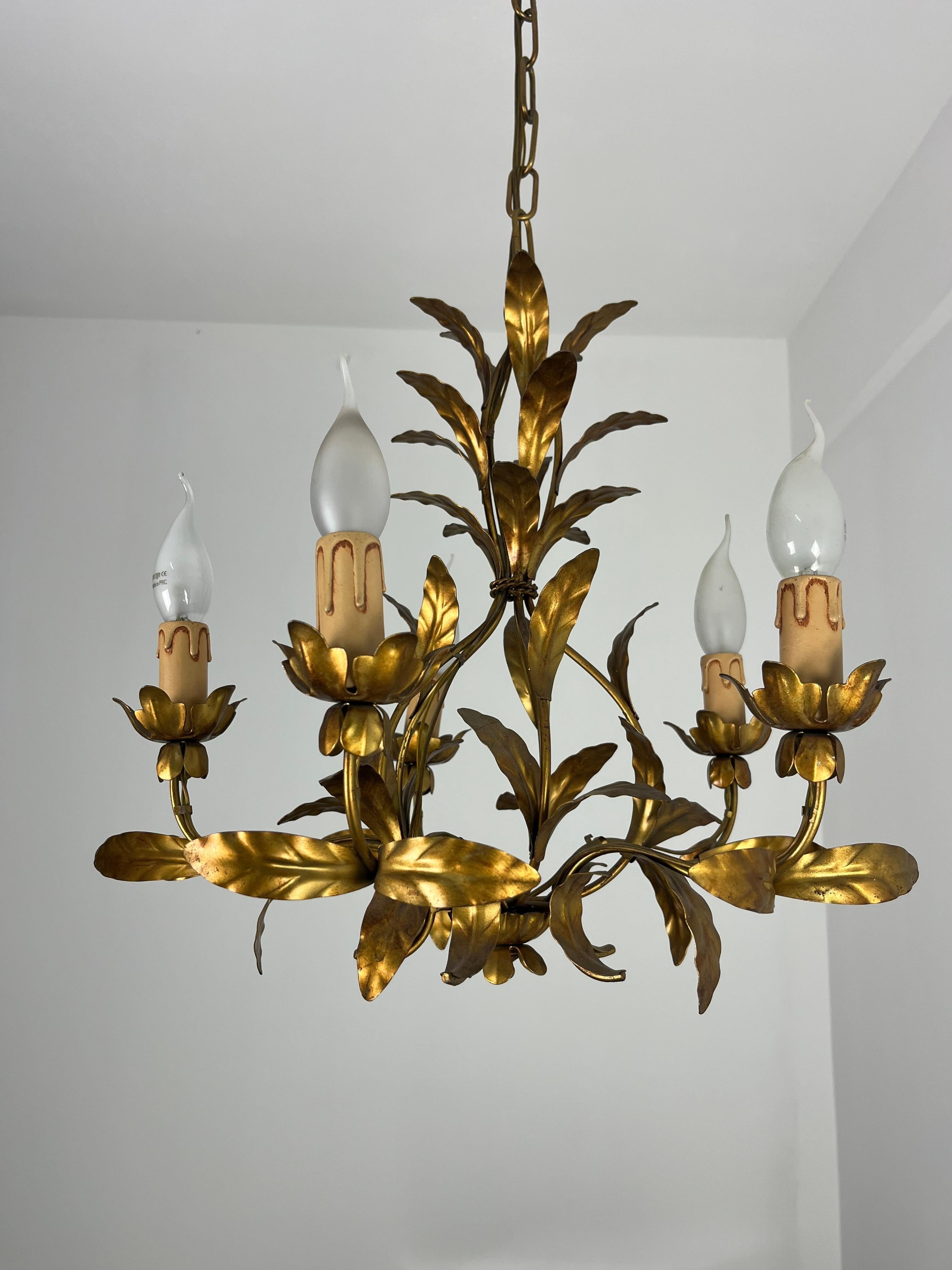 Lustre italien à 5 lumières en fer forgé, années 1950
Intactes et en bon état, ampoules E14