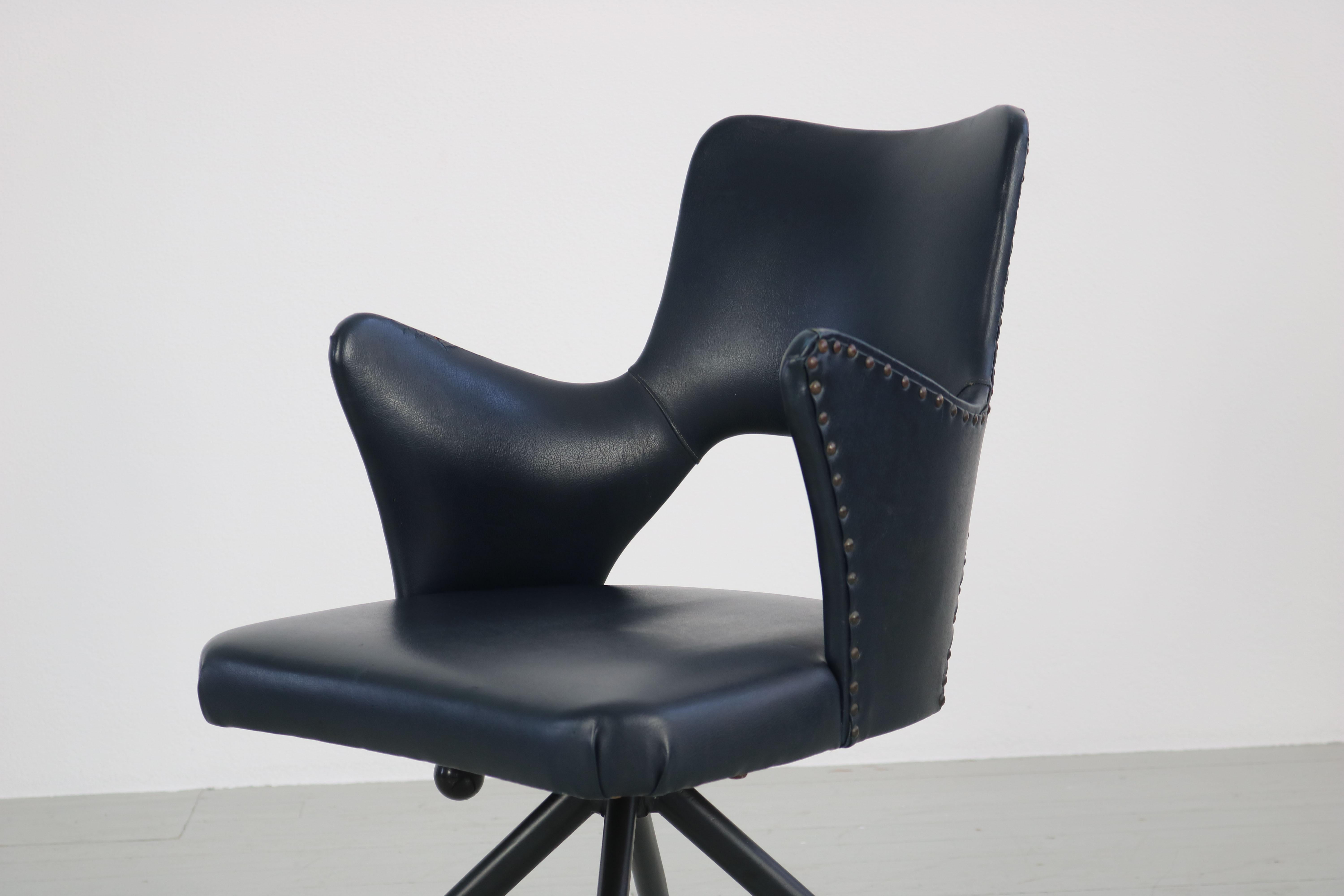 Italian 50s Office Swivel Chair with Leatherette Upholstery 5