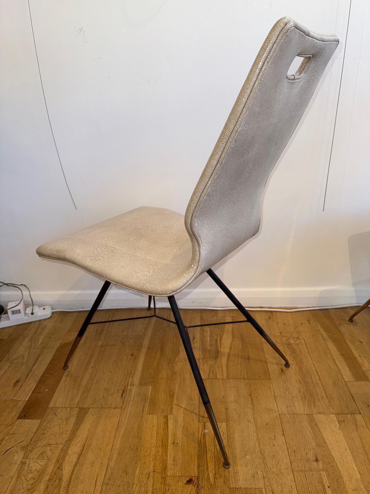 Italian 50's Pair Of Chairs Upholstered In Leatherette Shagreen (Metallarbeit) im Angebot