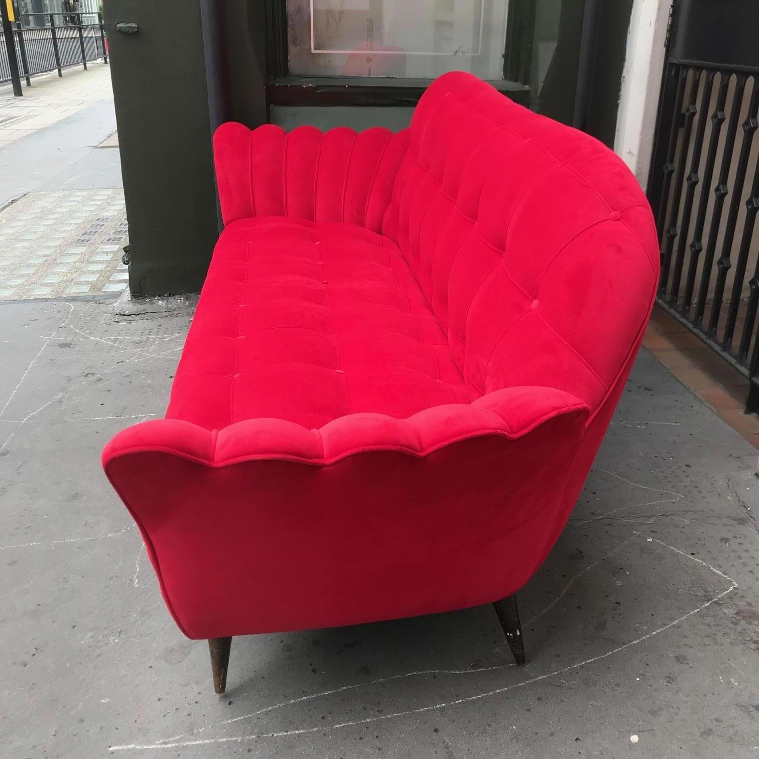 Art Deco Italian 50's Sofa In Red Velvet Attributed To Rava For Sale