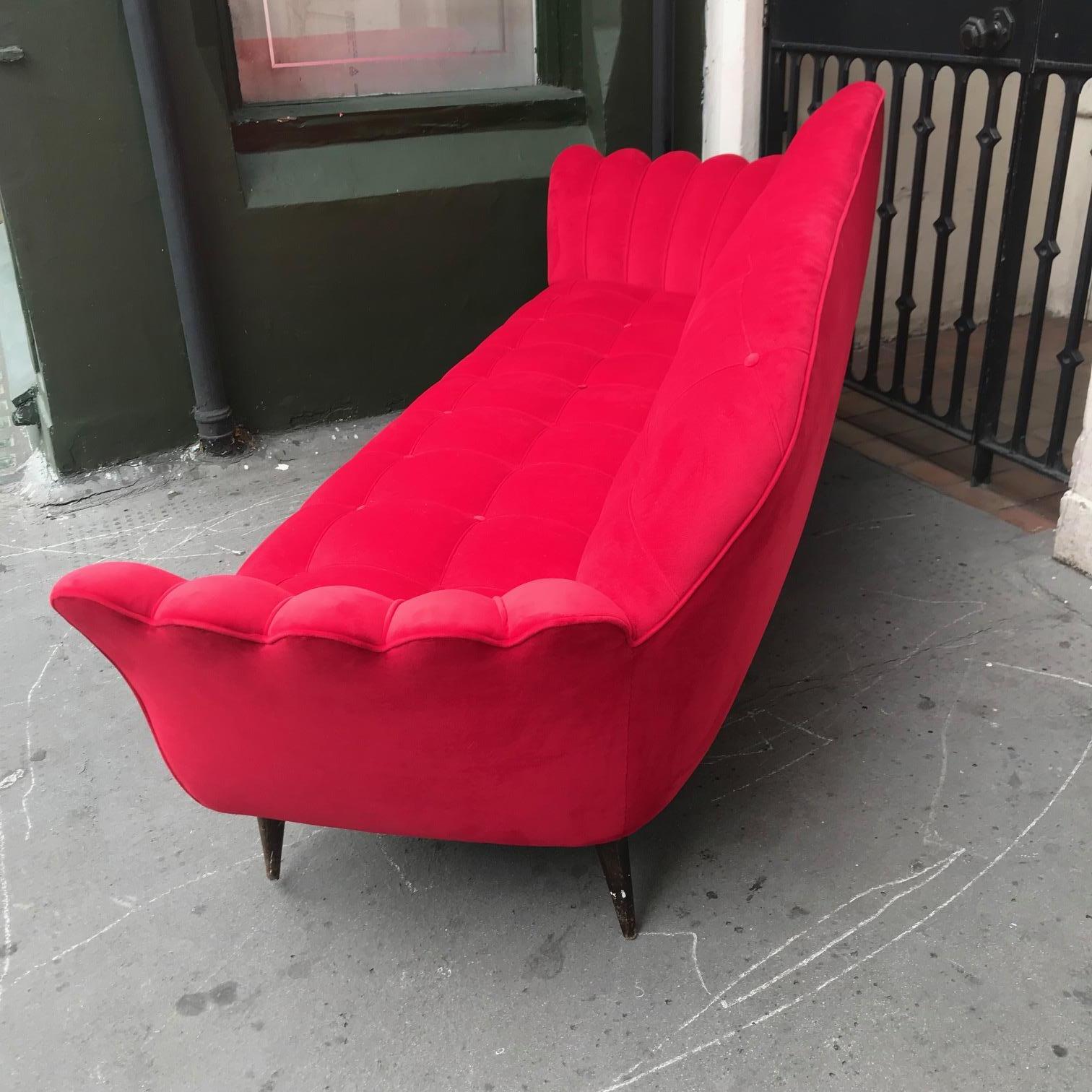 Other Italian 50's Sofa In Red Velvet Attributed To Rava For Sale