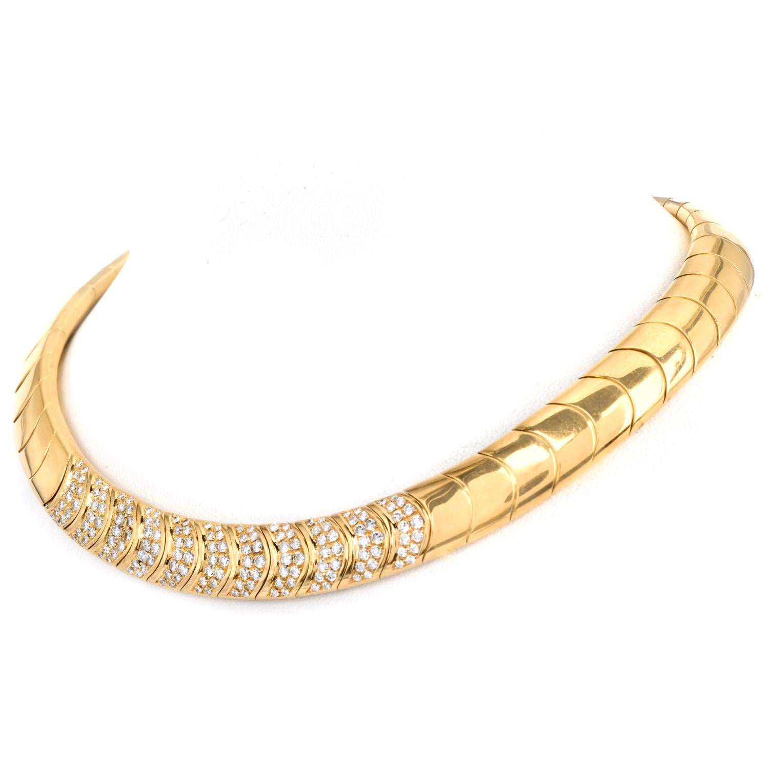Presenting an Estate 18K Yellow Gold Diamond Collar Necklace 

Crafted in Italian 18K Gold with natural round cut diamonds makes a perfect statement necklace. Articulated flexible Curved links around the collar necklace design help the necklace sit