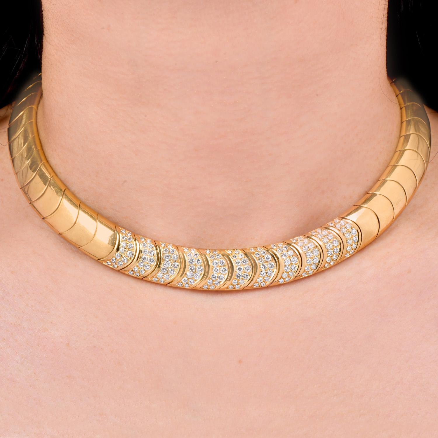  Italian 5.40 Carats Diamond 18K Gold Collar Choker Necklace For Sale 2