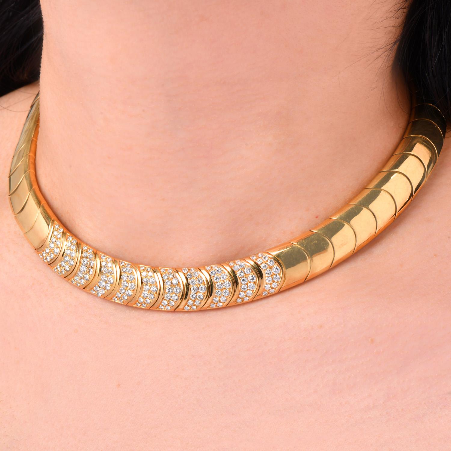  Italian 5.40 Carats Diamond 18K Gold Collar Choker Necklace For Sale 3