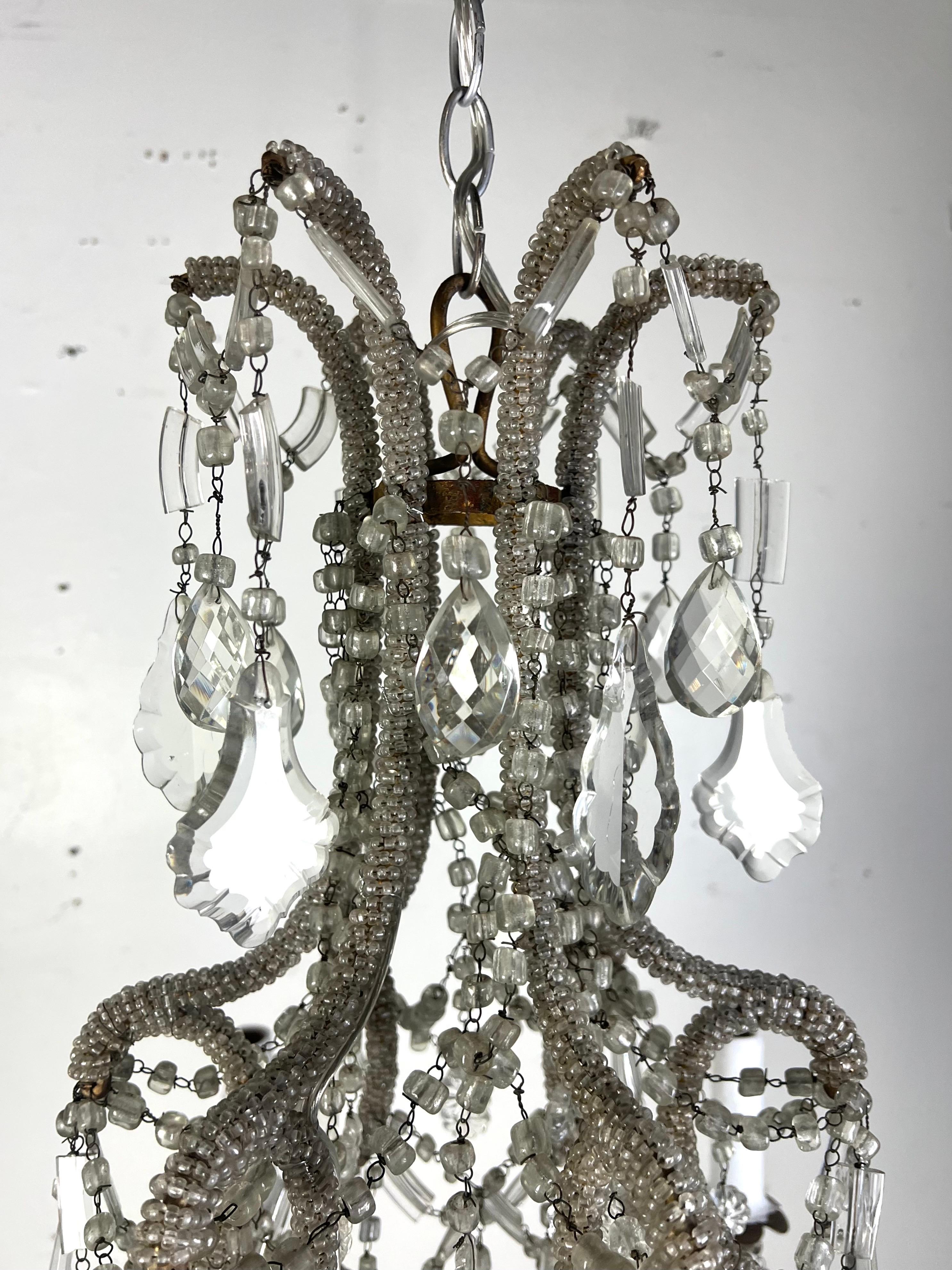 Lampadario italiano a 6 luci con perline di cristallo A.I.C. 1930 in vendita 3