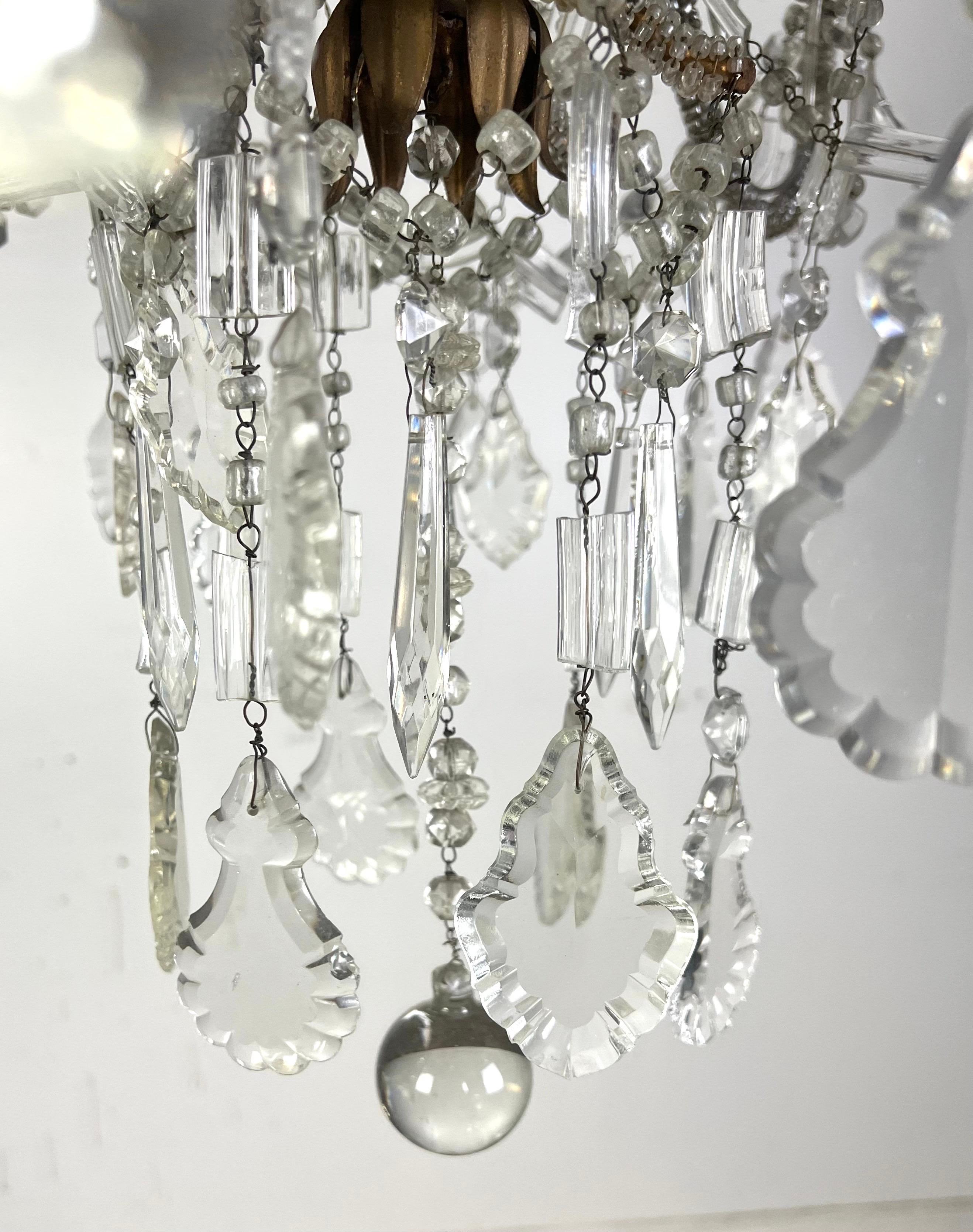Lampadario italiano a 6 luci con perline di cristallo A.I.C. 1930 in vendita 1