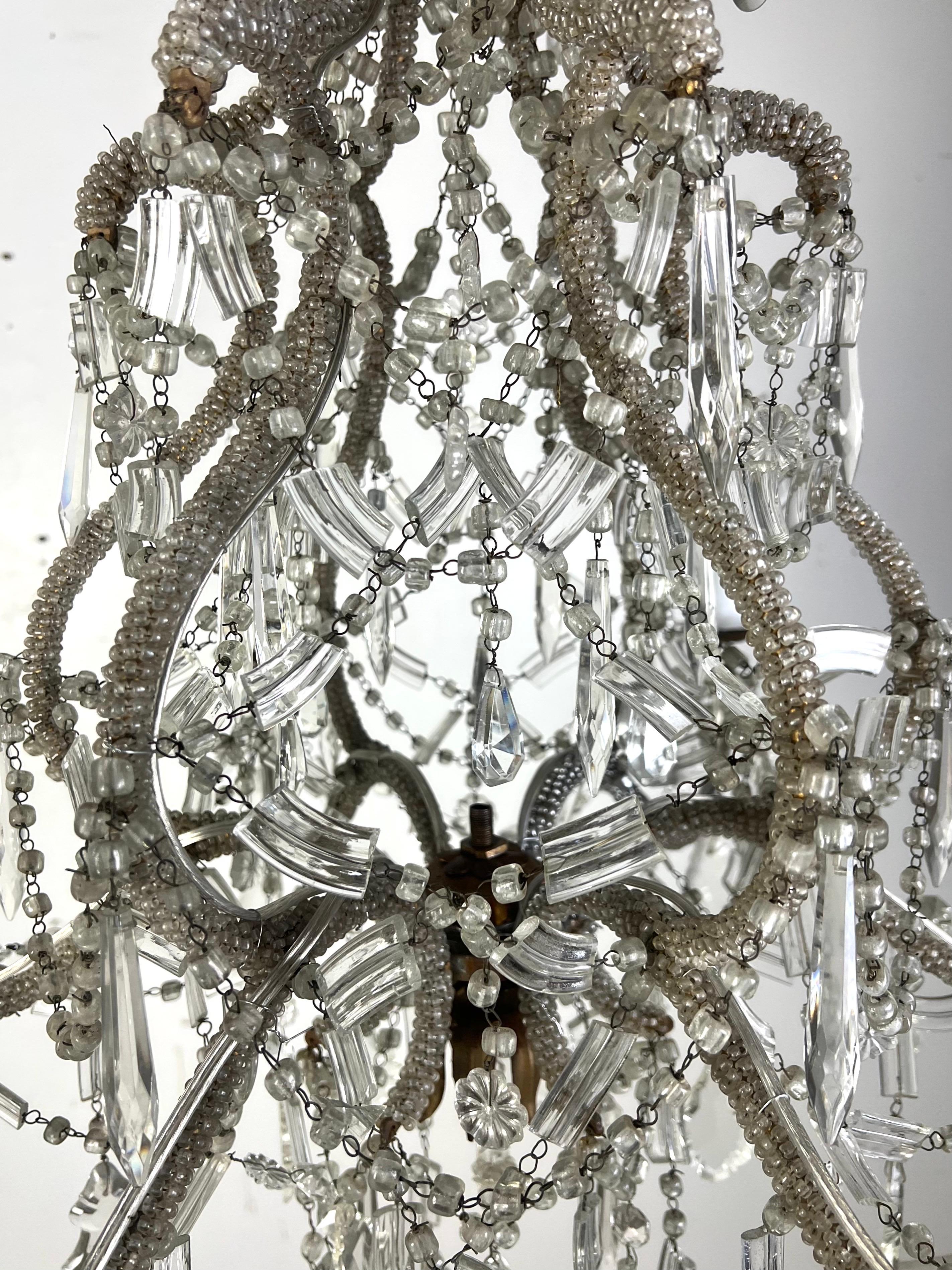 Lampadario italiano a 6 luci con perline di cristallo A.I.C. 1930 in vendita 2