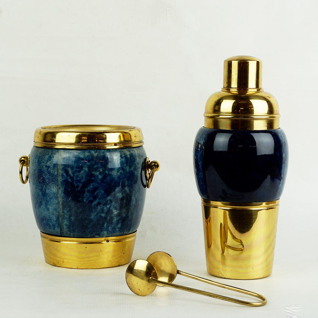 Italian 1960s Brass and blue Goatskin Cocktail Set by Aldo Tura for Macabo In Good Condition In Vienna, AT