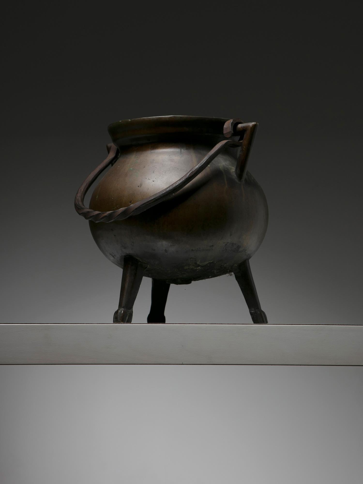 Pflanzgefäßhalter/Vase aus Bronze, Italien, 1950er Jahre (Mitte des 20. Jahrhunderts) im Angebot
