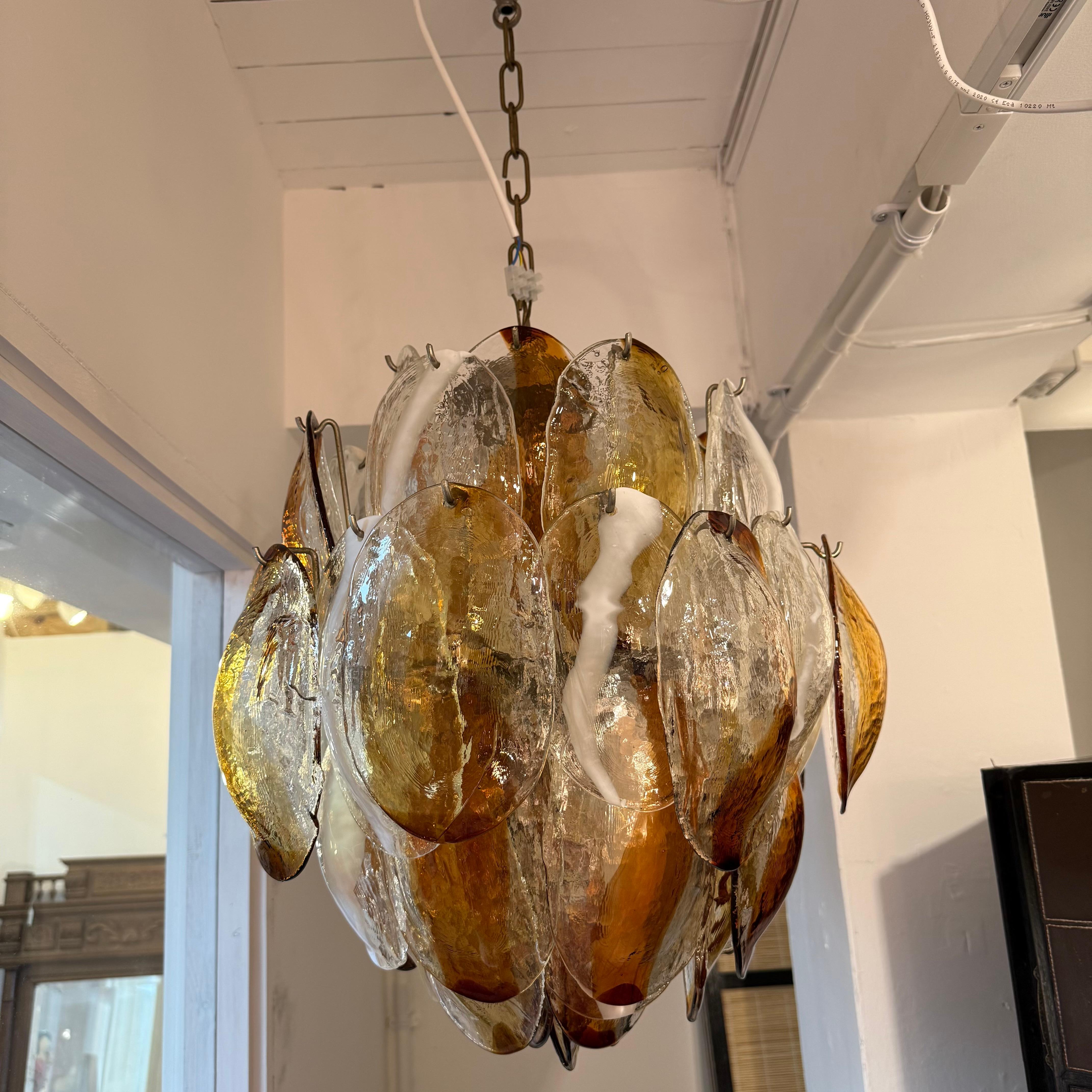 Mid-Century moderno Lampada a sospensione italiana anni '60 di Mazzega in vendita
