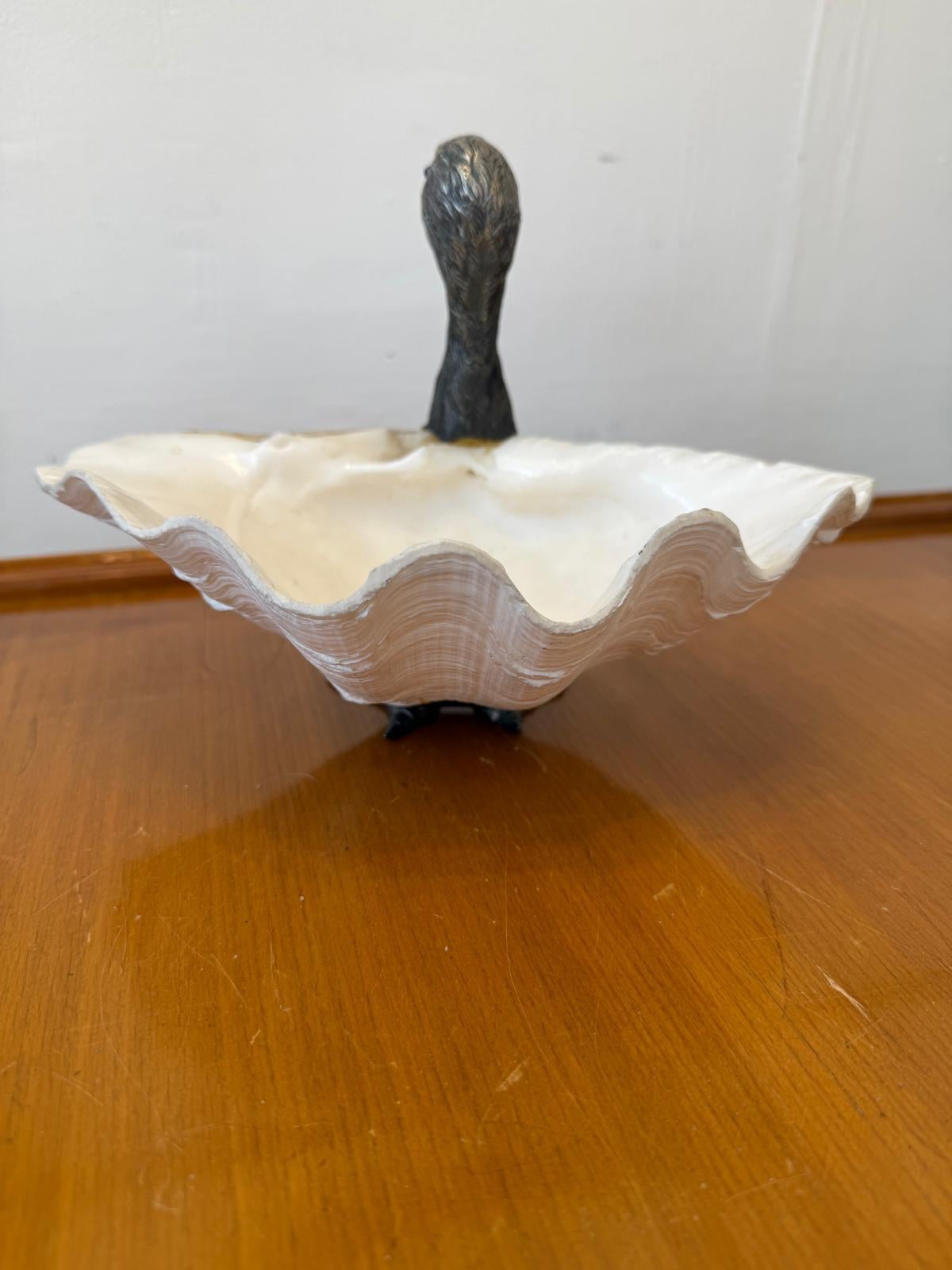 Pato de concha de almeja italiano plateado de los años 60 Por Gabriella Binazzi Tallado a mano en venta