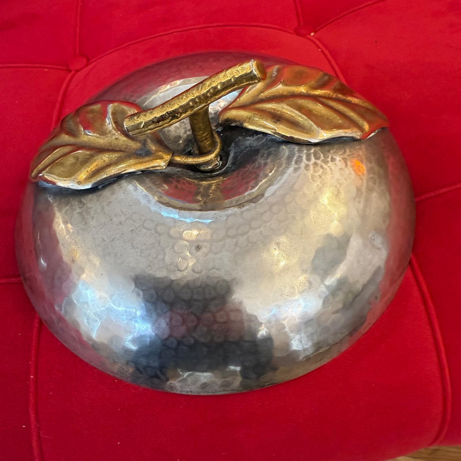 Secchiello per il ghiaccio italiano degli anni '60 placcato in argento a forma di mela in vendita 7