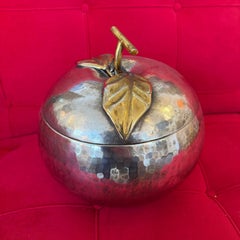 Seau à glace italien des années 60 en forme de pomme, en métal argenté