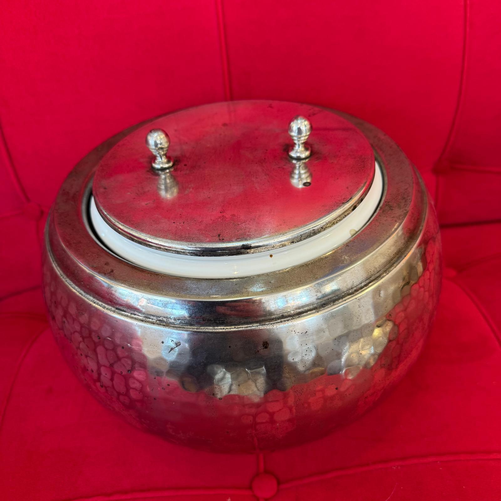 Secchiello per il ghiaccio italiano degli anni '60 placcato in argento a forma di mela In condizioni buone in vendita a London, GB