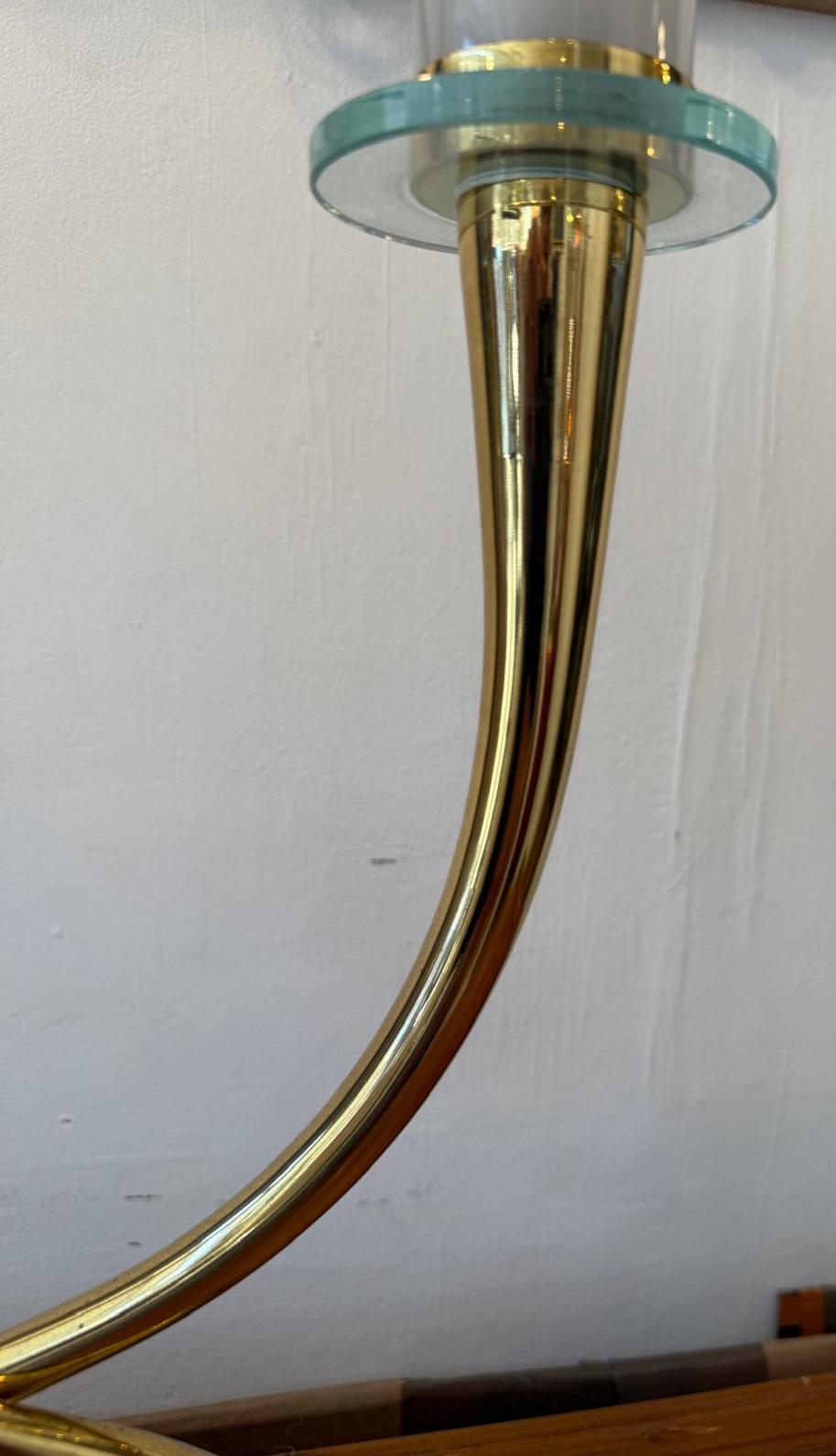 Lámpara de mesa italiana de los años 60 de vidrio y latón atribuida a Fontana Arte en Bueno estado para la venta en London, GB