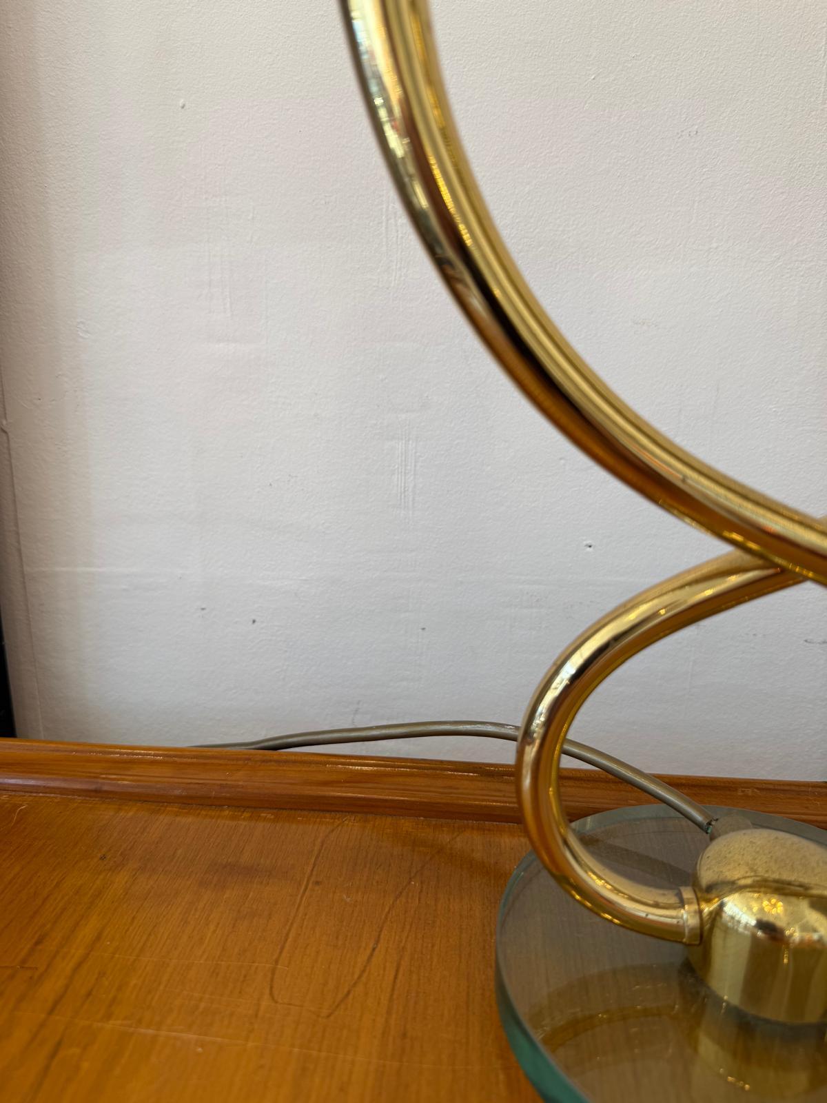Lámpara de mesa italiana de los años 60 de vidrio y latón atribuida a Fontana Arte en venta 2