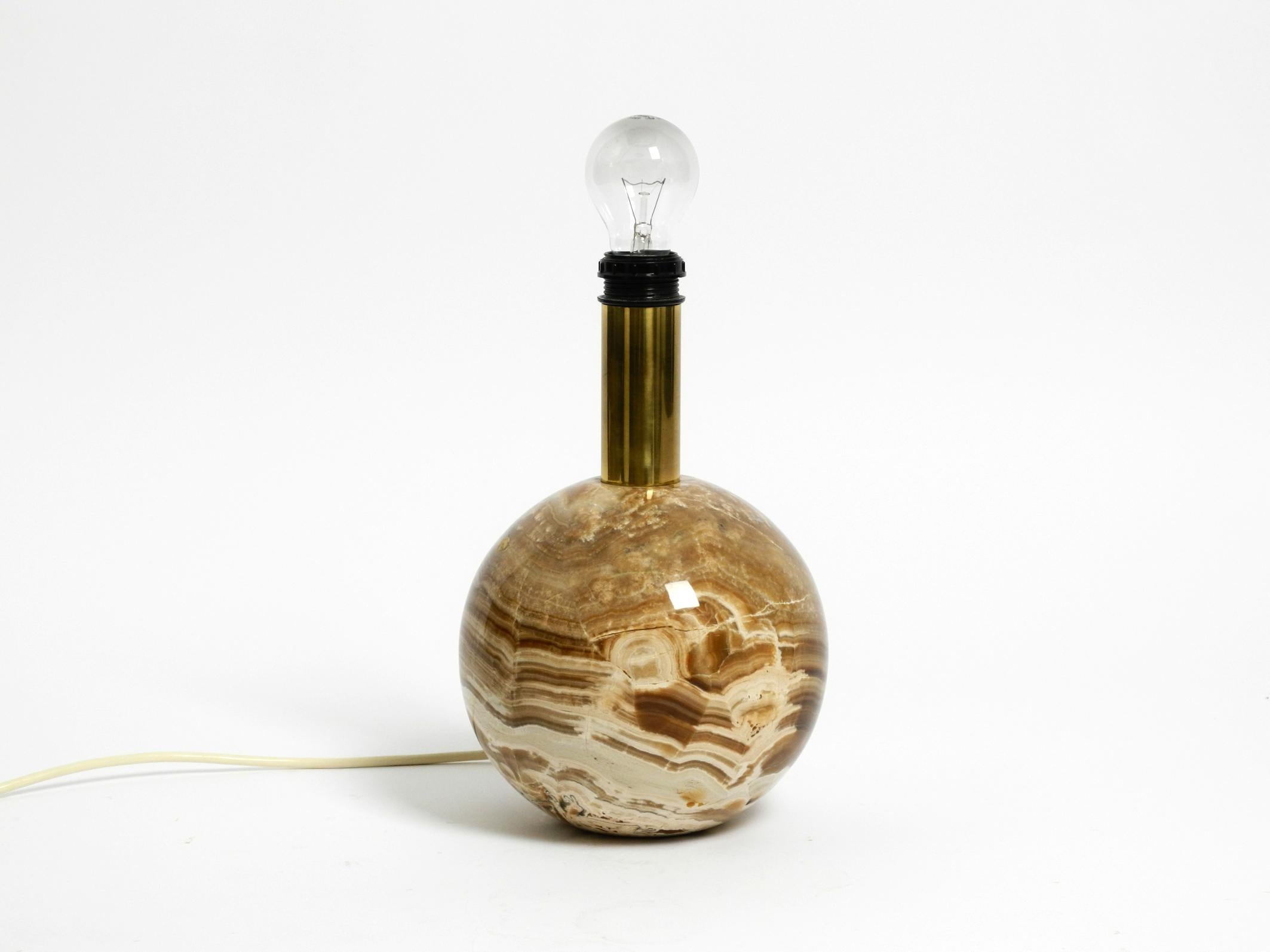 Brass Italian 60s table lamp made of heavy marble and with a large silk lampshade For Sale